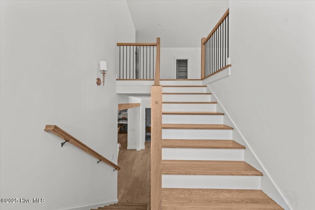 1 Scotscraig Court