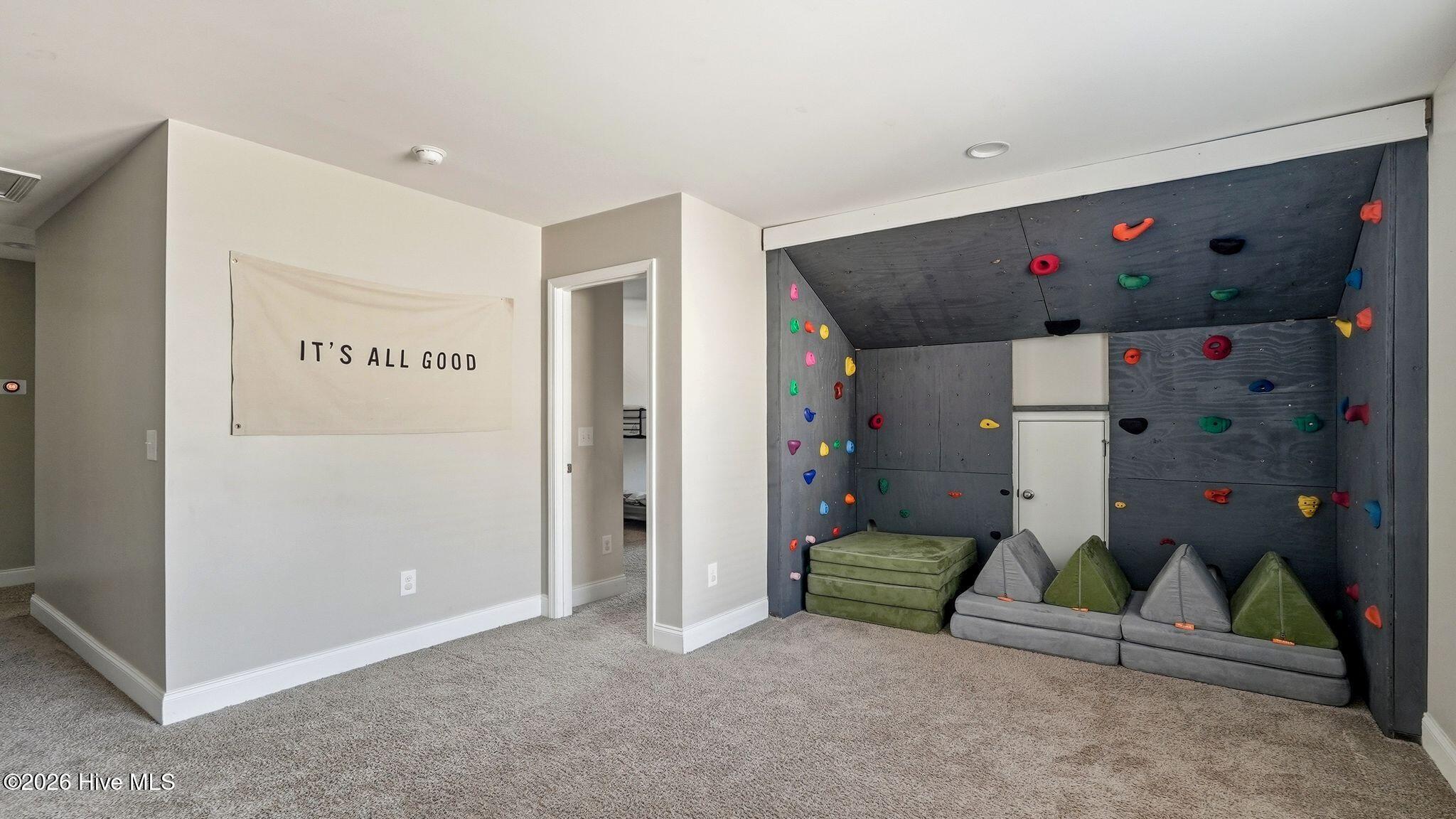 528 Foothills Street