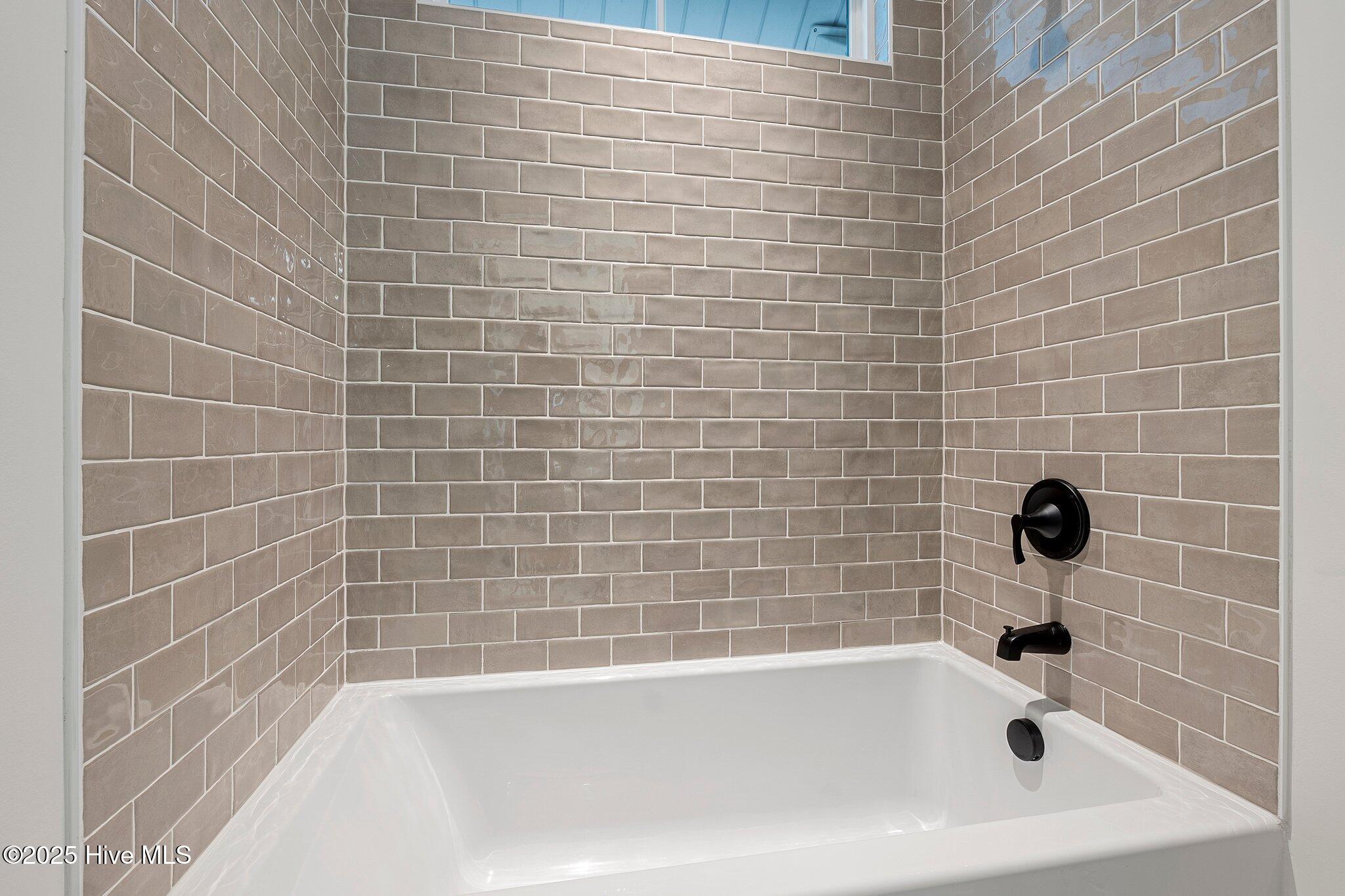 440 W Illinois Avenue