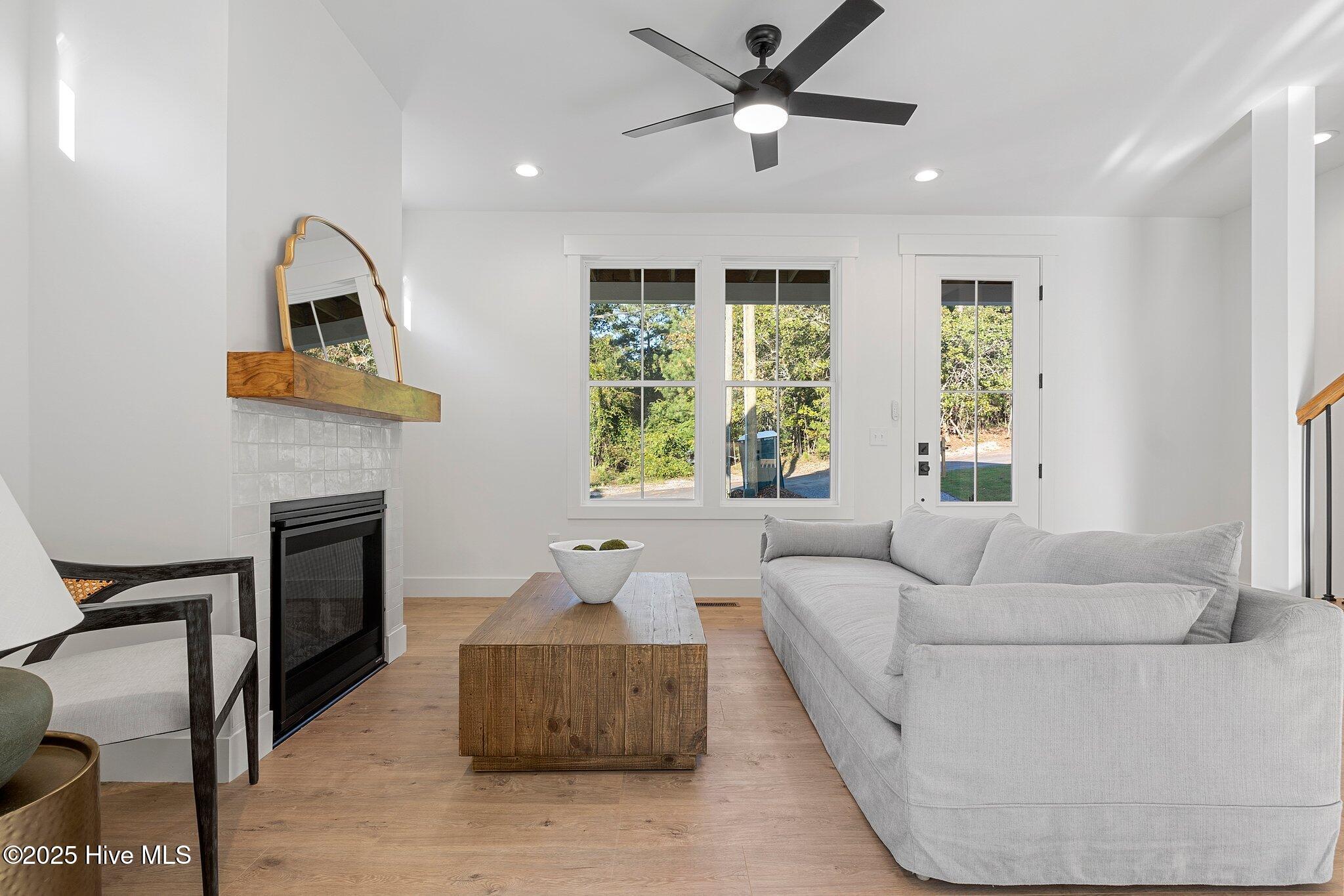 440 W Illinois Avenue