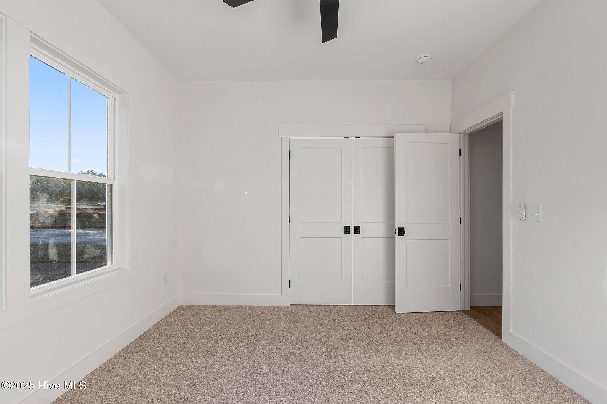 440 W Illinois Avenue