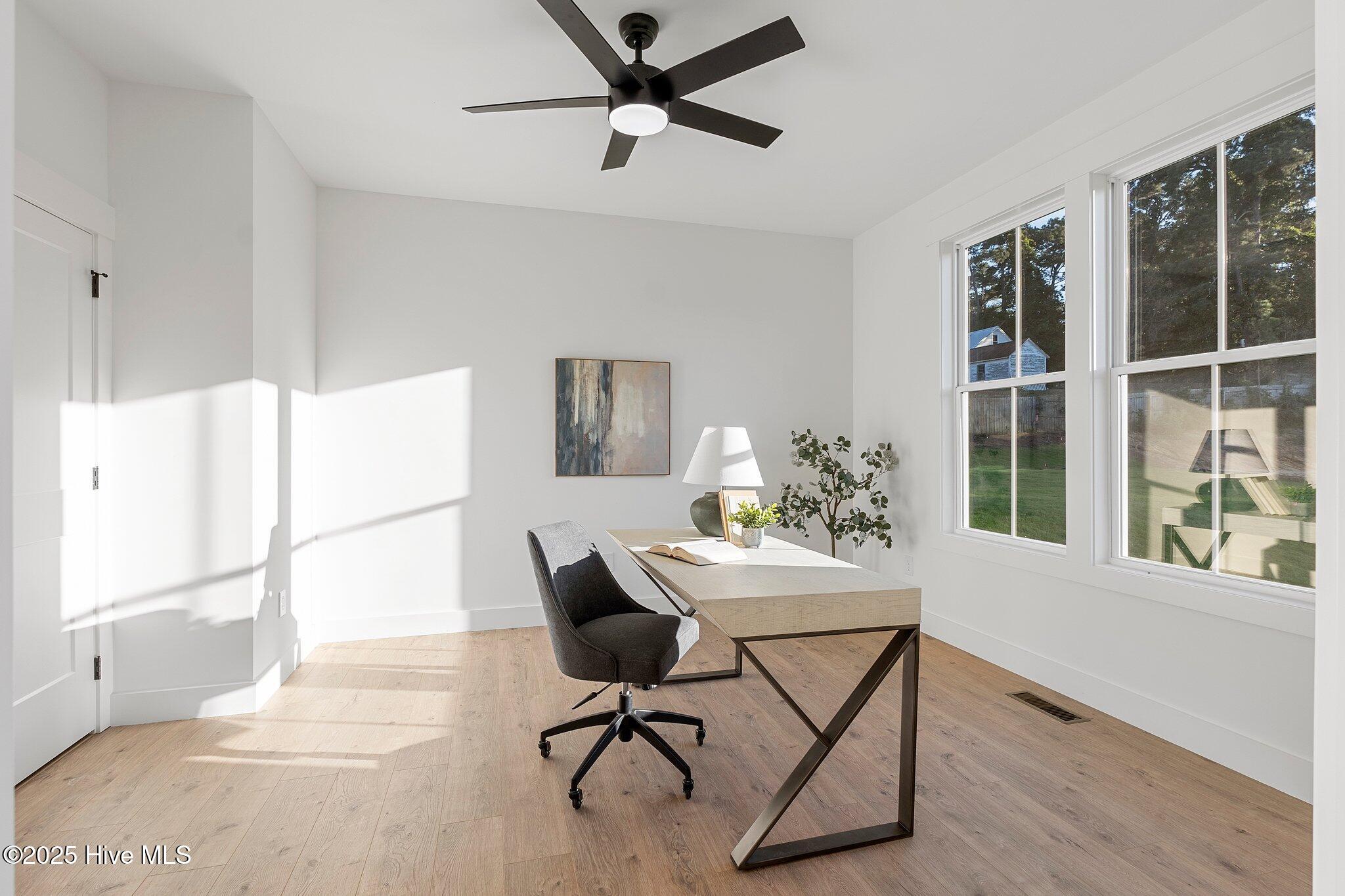 440 W Illinois Avenue