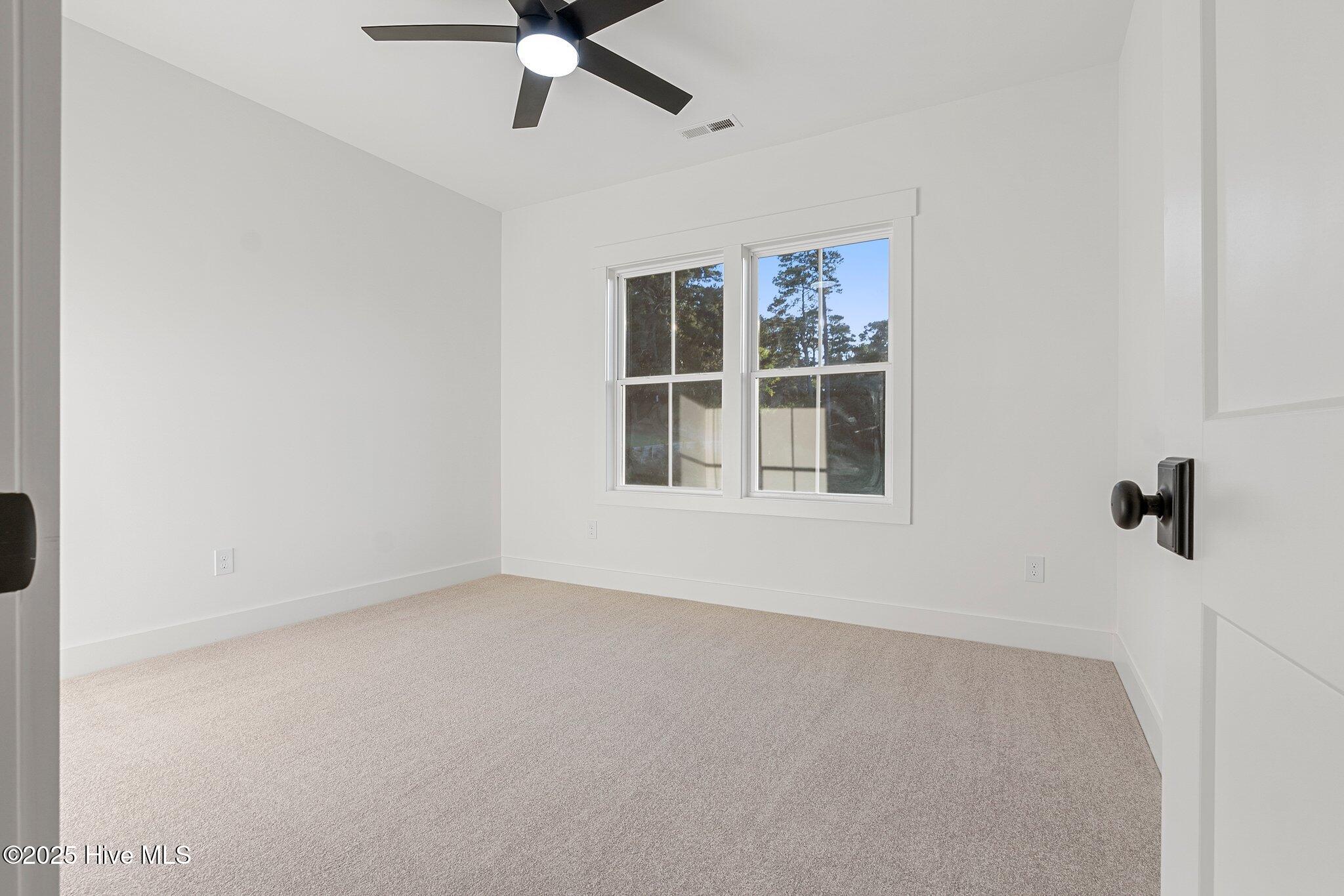 440 W Illinois Avenue