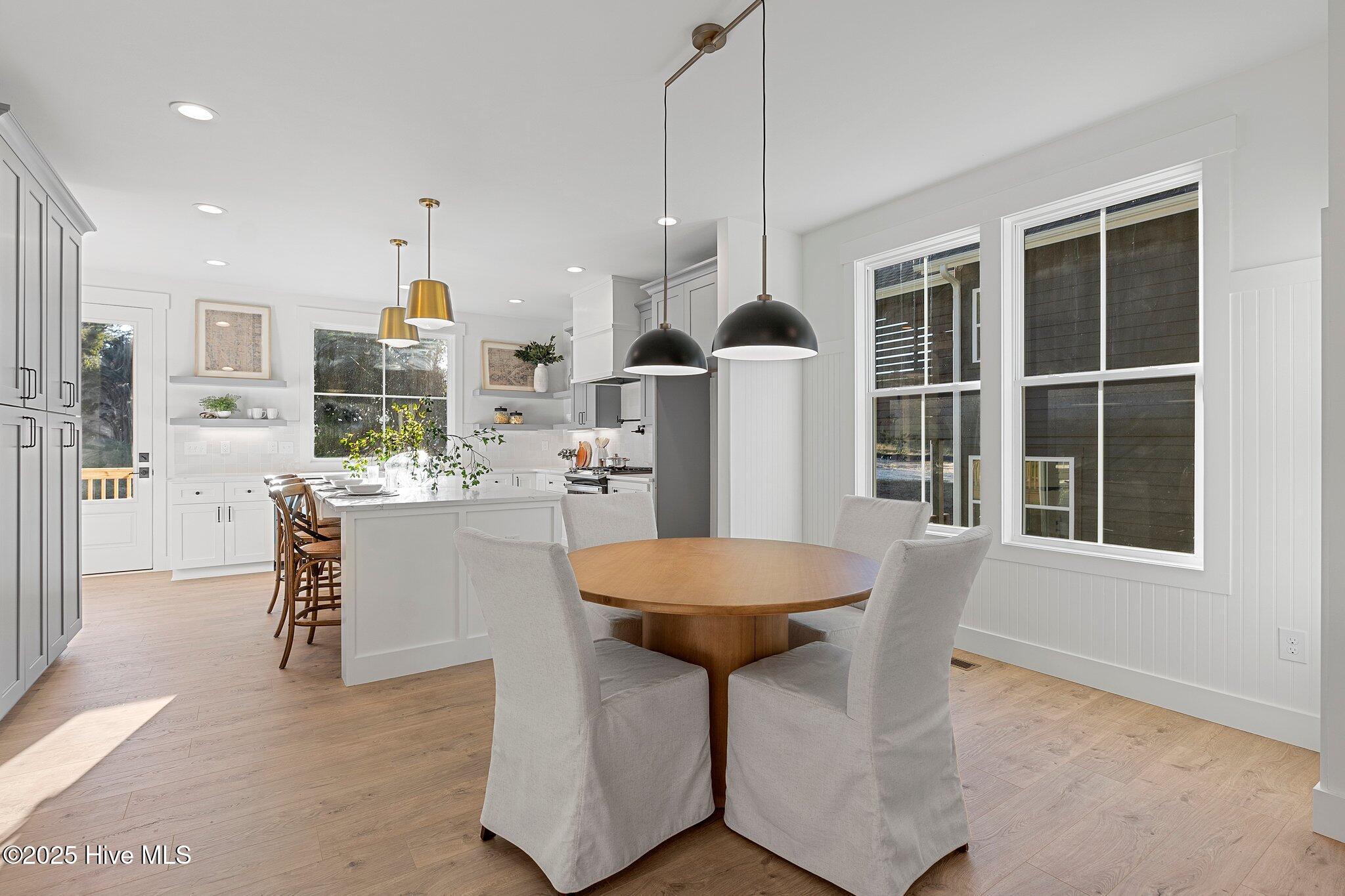 440 W Illinois Avenue