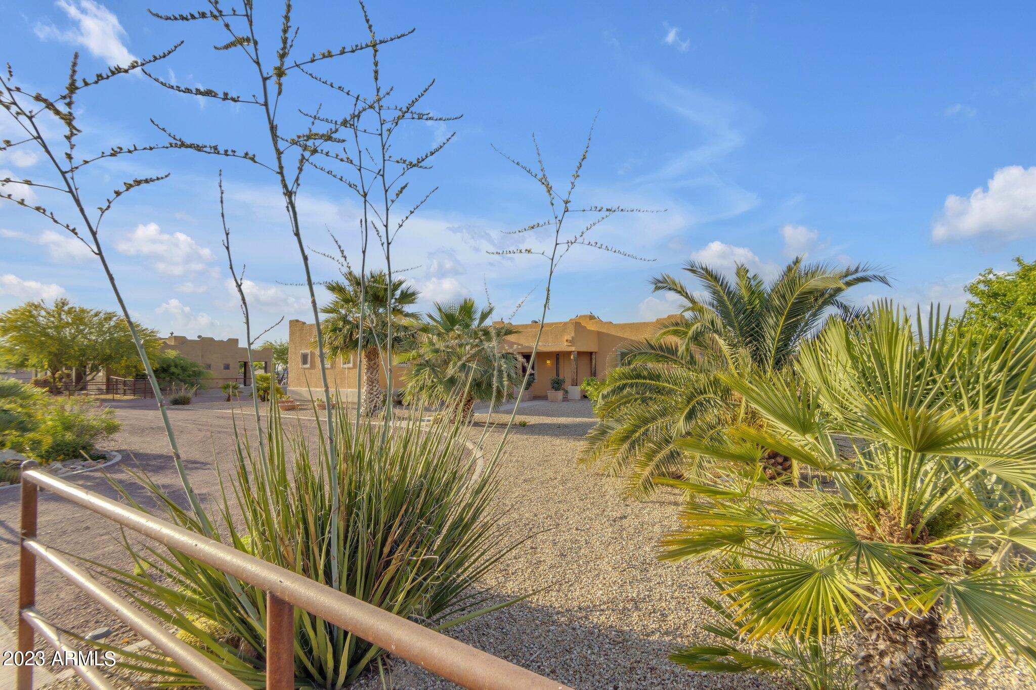 21025 W MADRE DEL ORO Drive