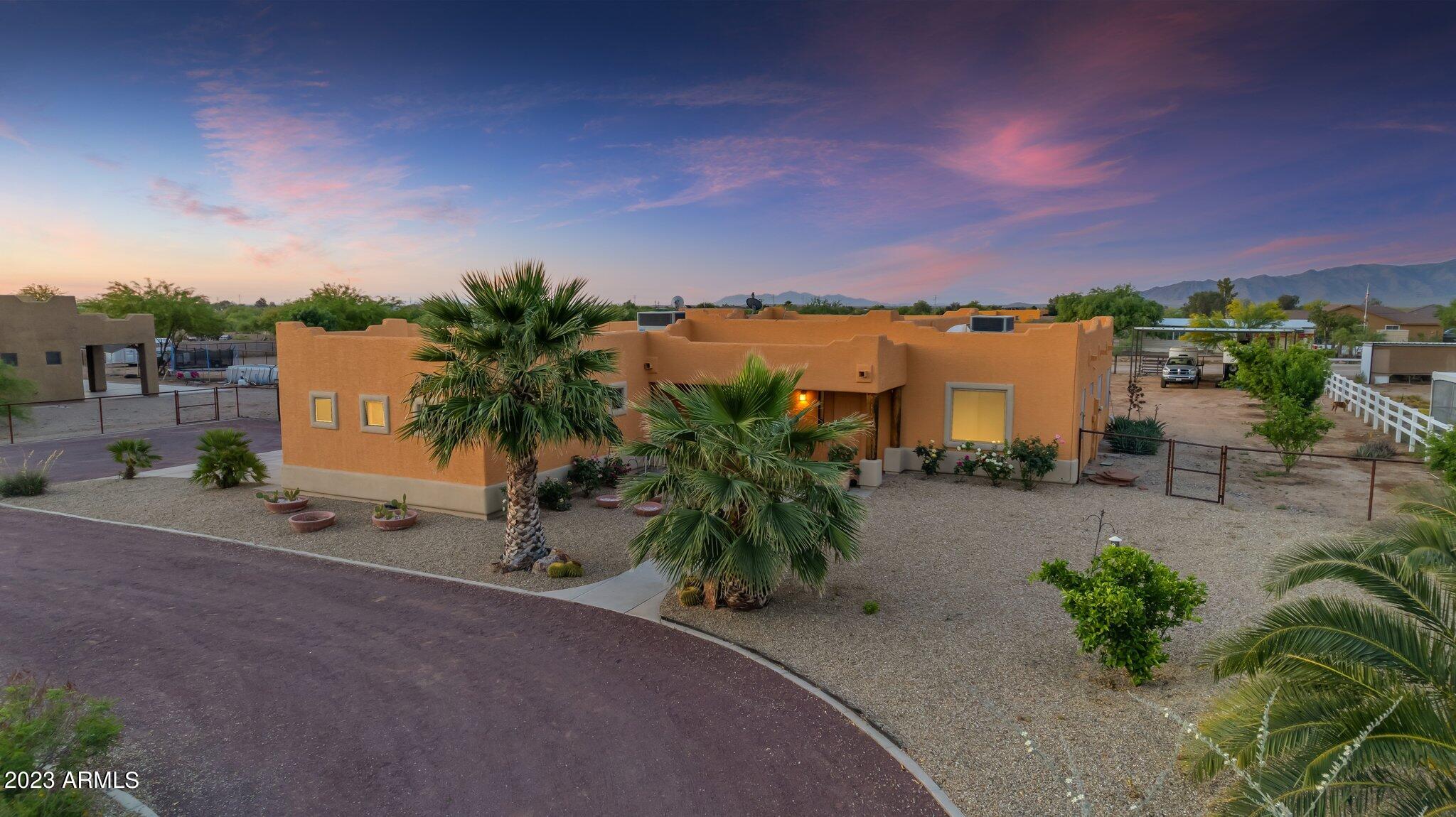 21025 W MADRE DEL ORO Drive