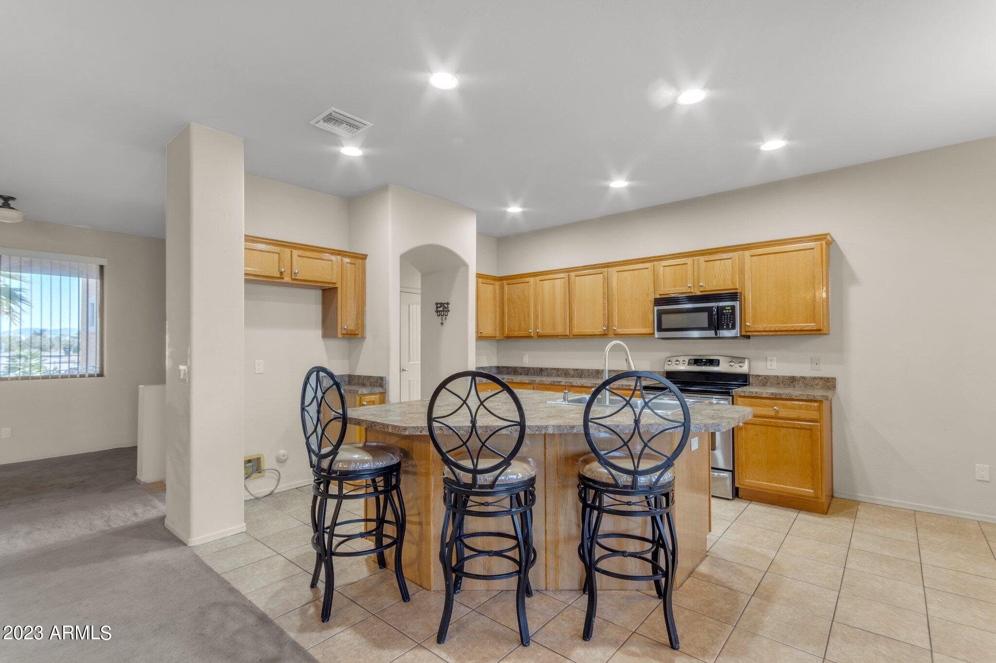 21025 W MADRE DEL ORO Drive