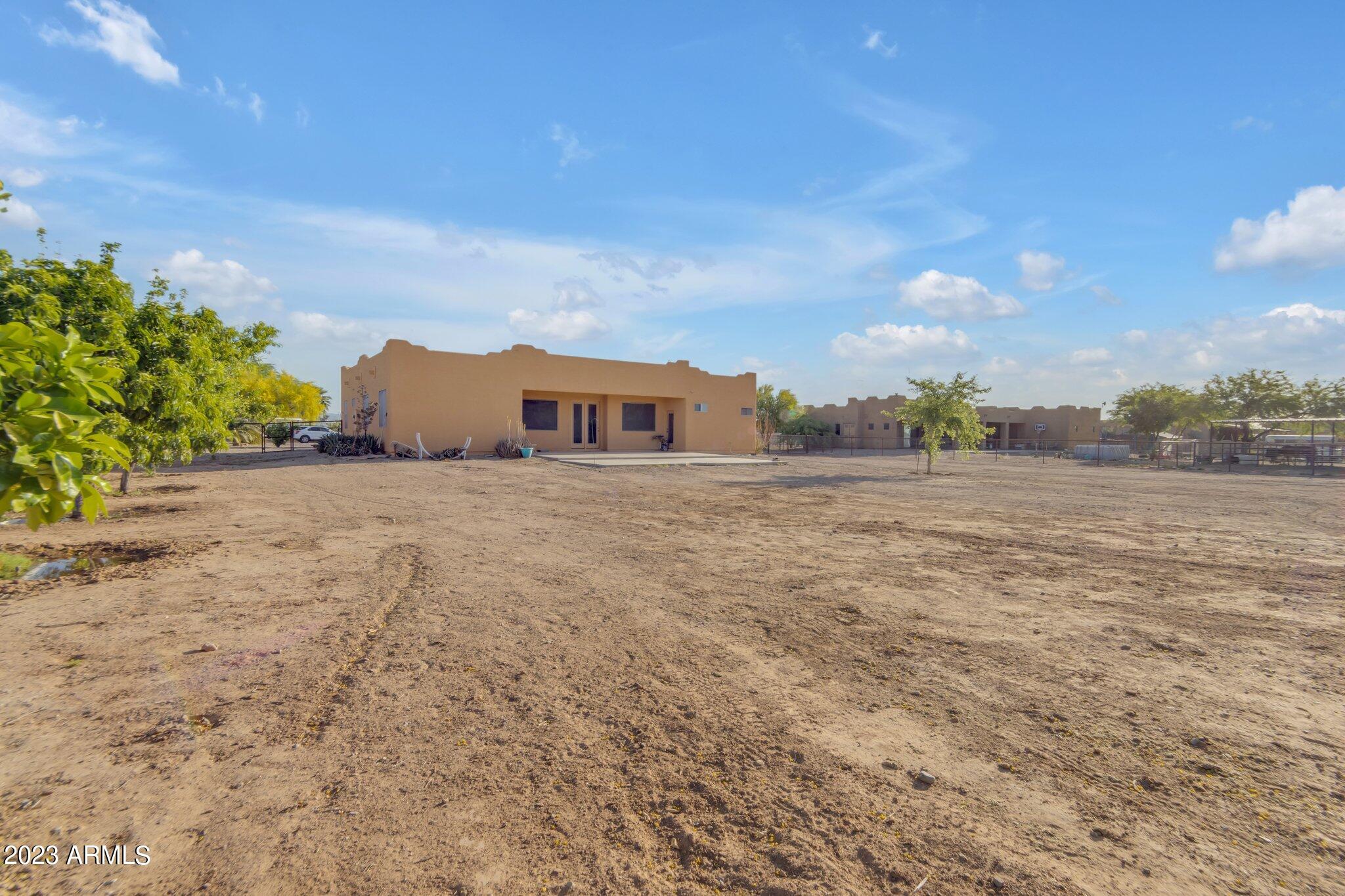 21025 W MADRE DEL ORO Drive