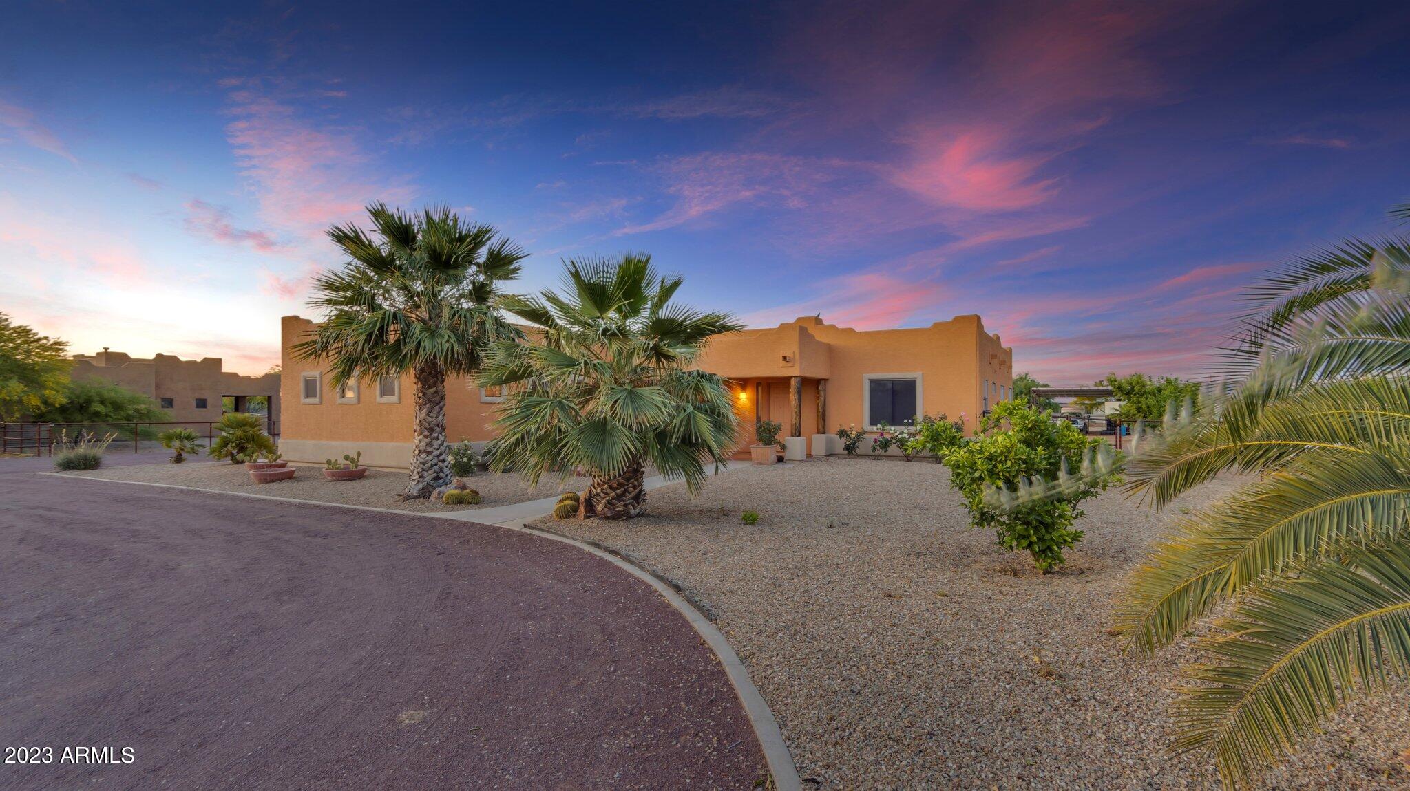 21025 W MADRE DEL ORO Drive