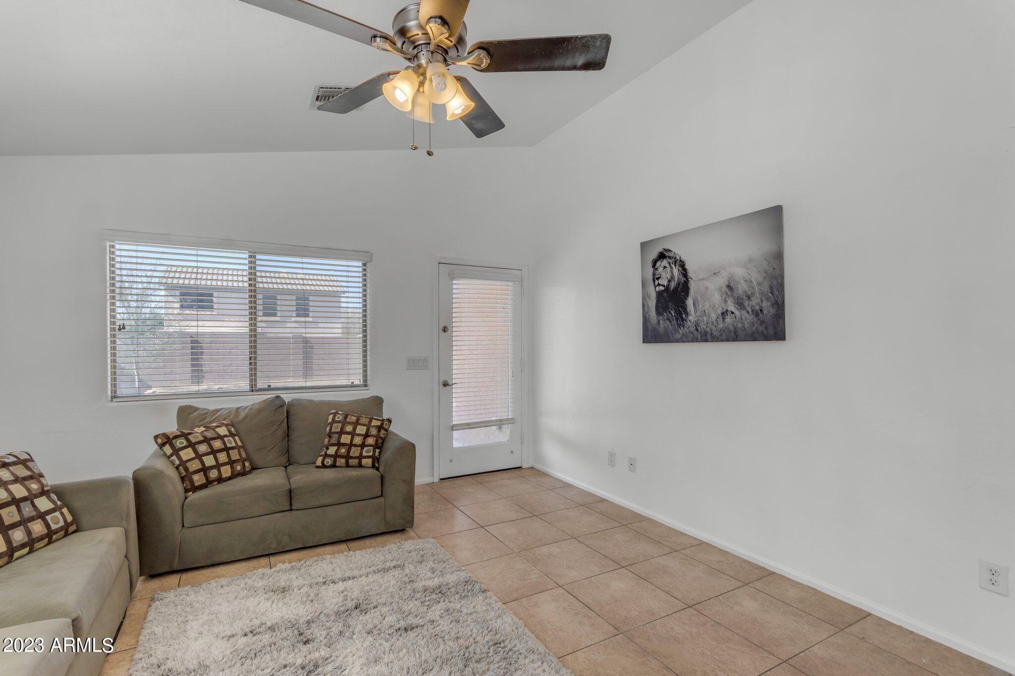 660 W MESQUITE TREE Lane