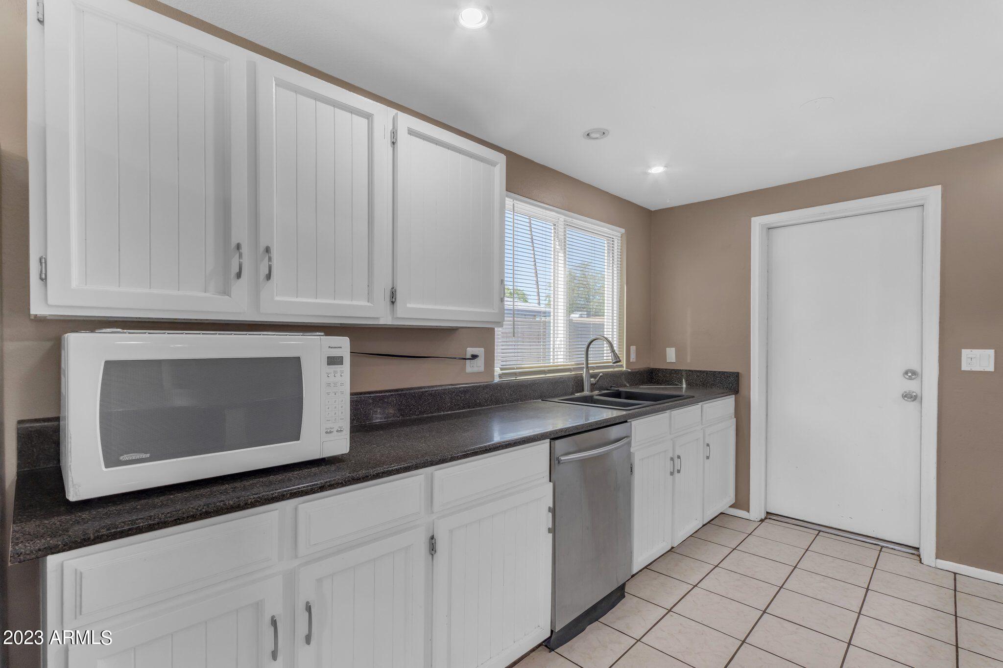 1403 W PALOMINO Drive