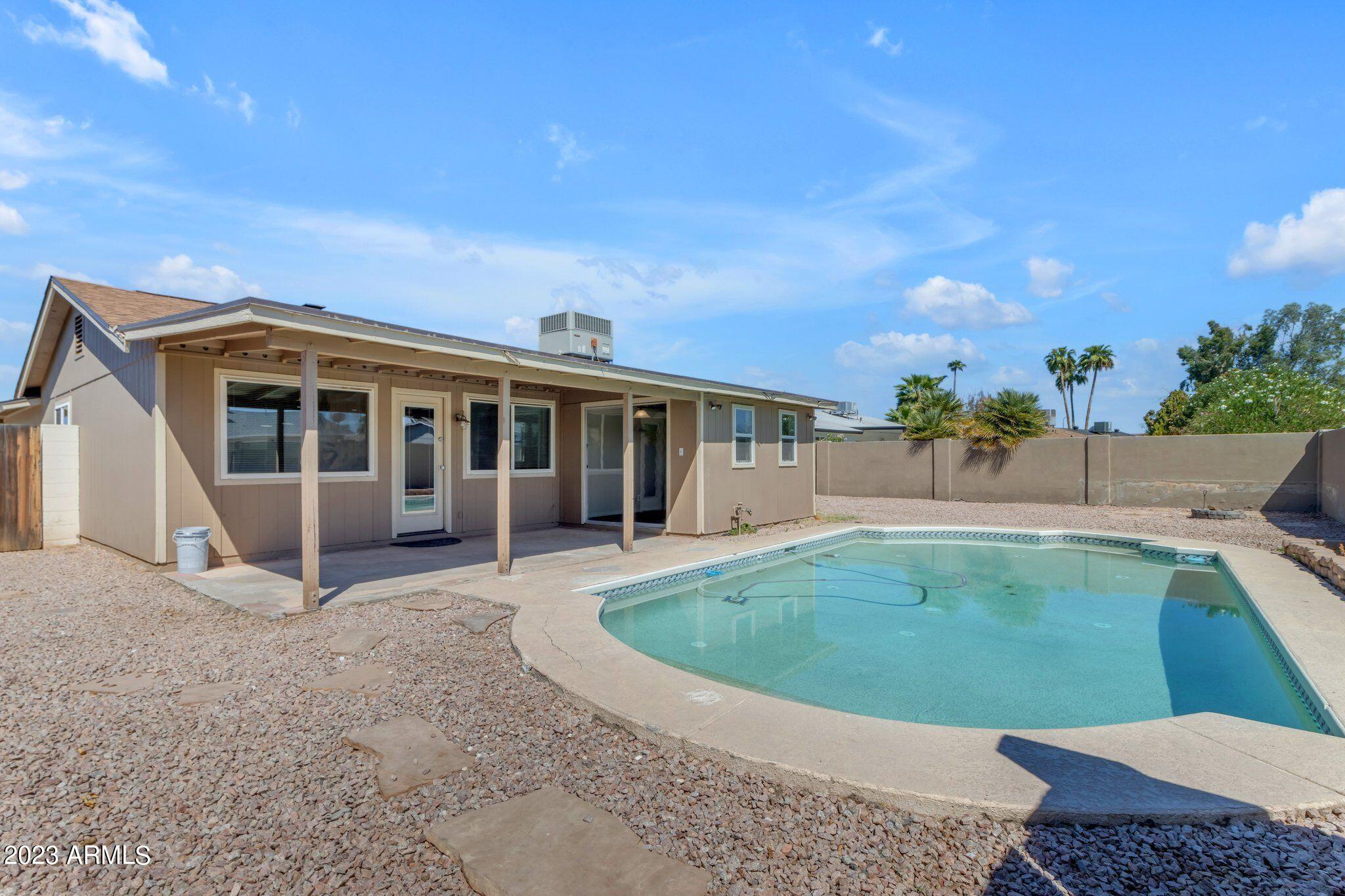 1403 W PALOMINO Drive