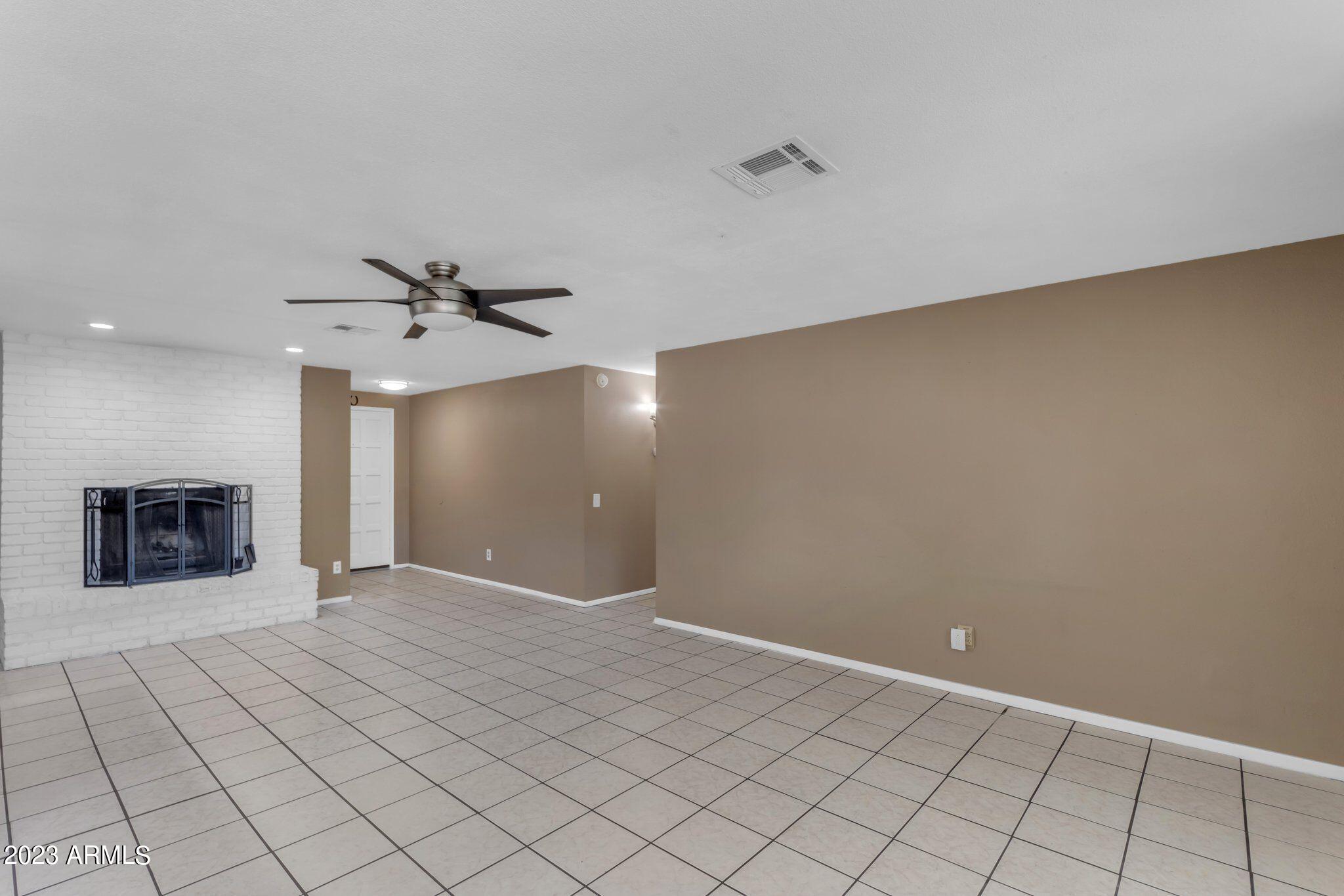 1403 W PALOMINO Drive