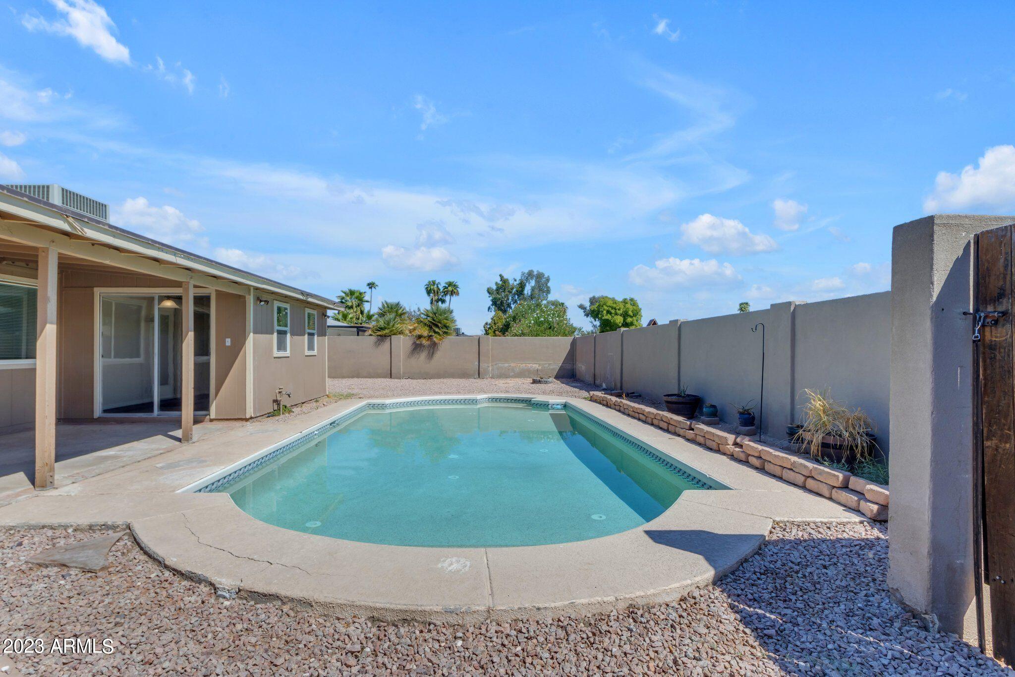 1403 W PALOMINO Drive