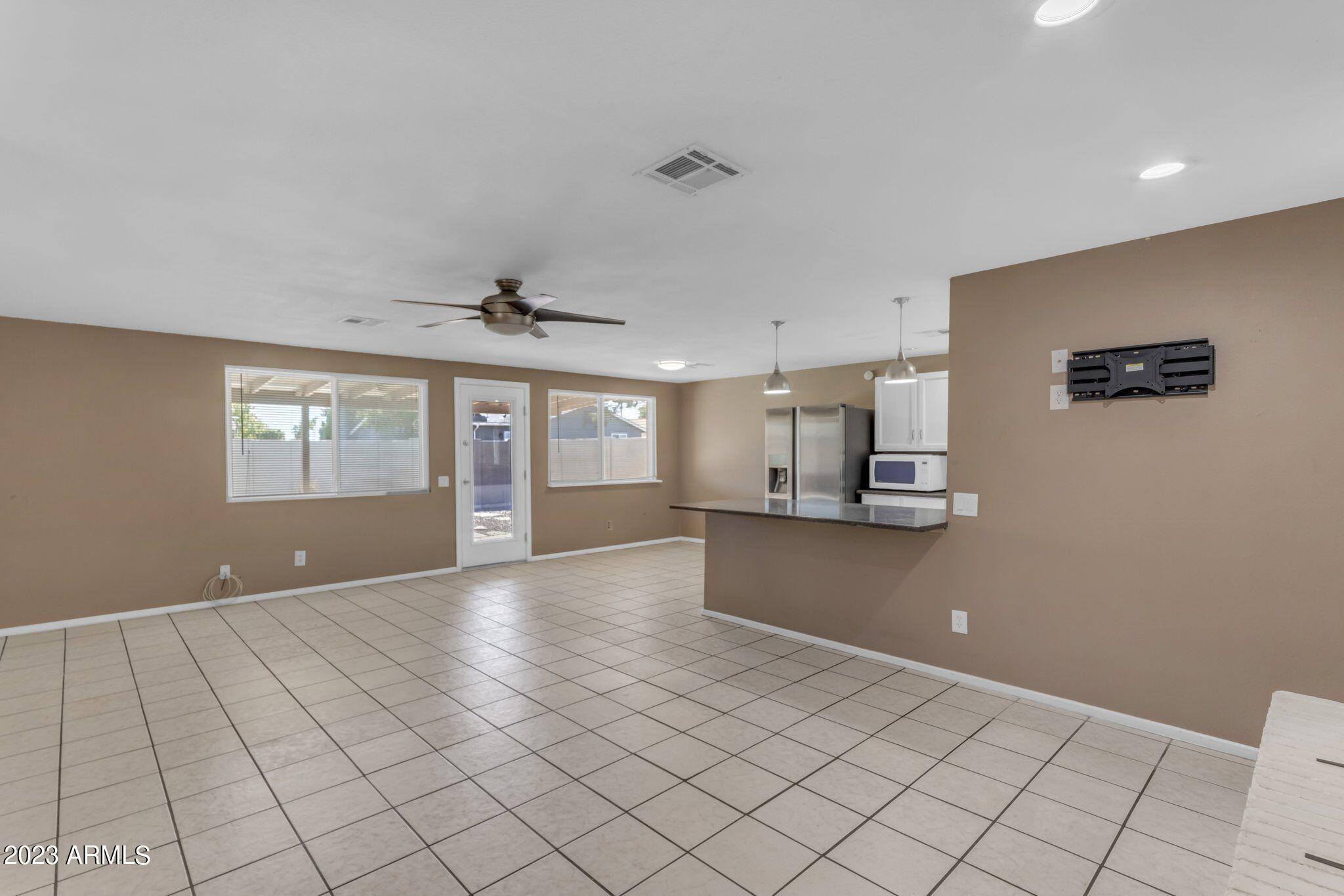 1403 W PALOMINO Drive
