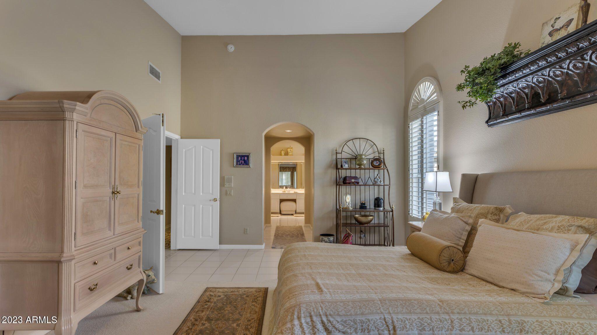 5733 S AMBERWOOD Drive