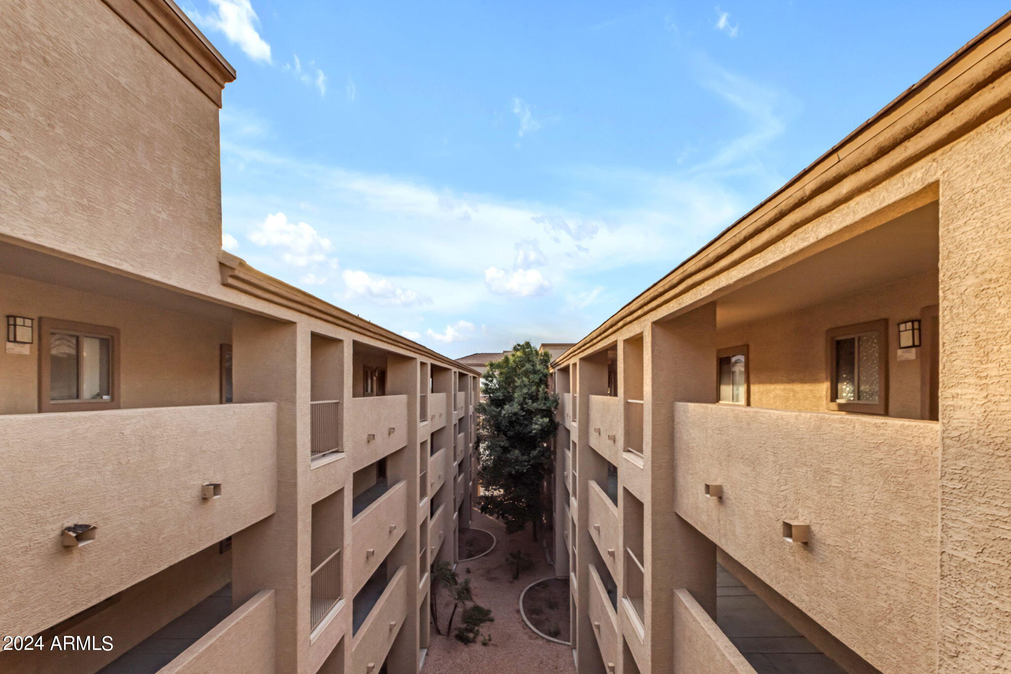 920 E DEVONSHIRE Avenue # 4025