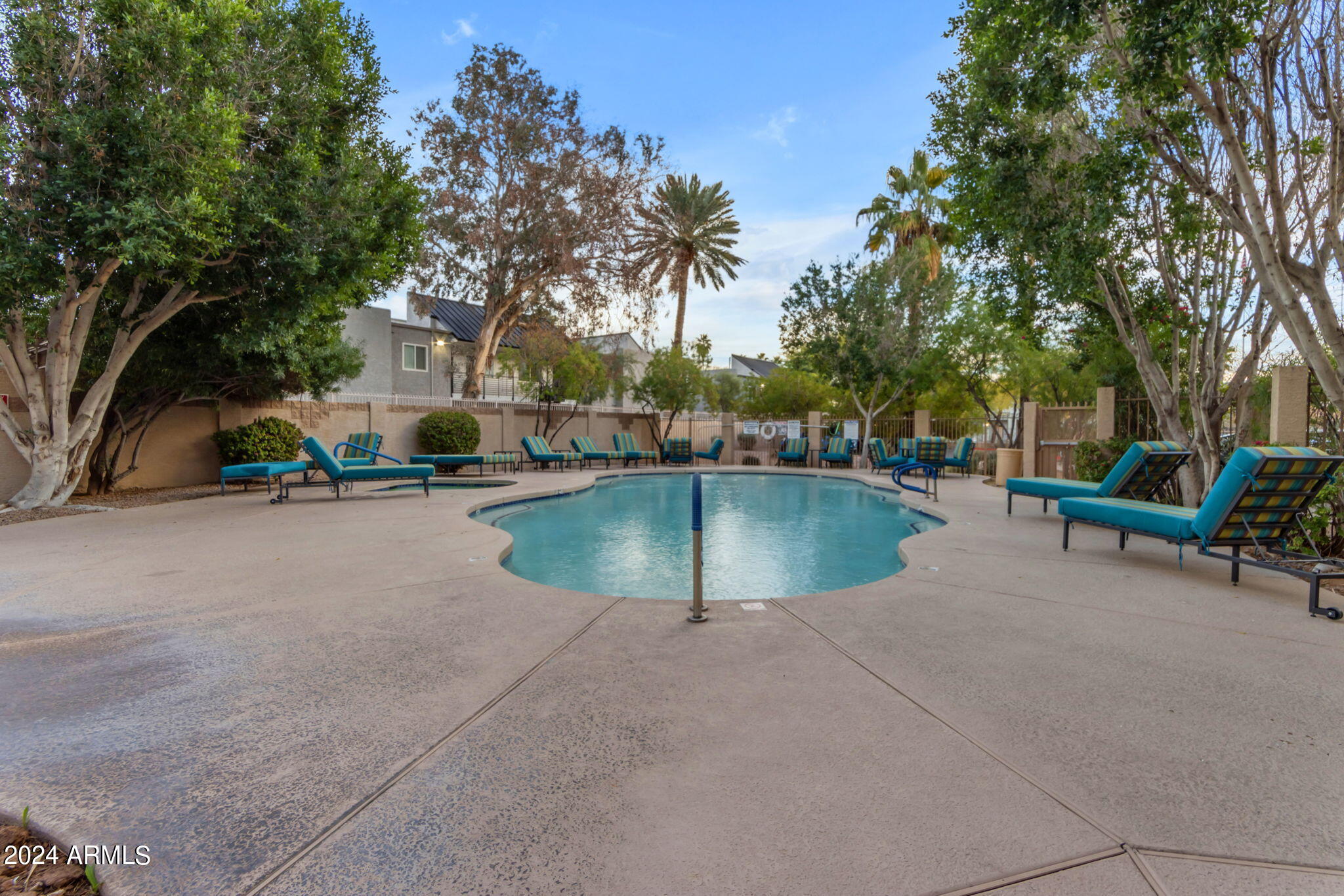 920 E DEVONSHIRE Avenue # 4025