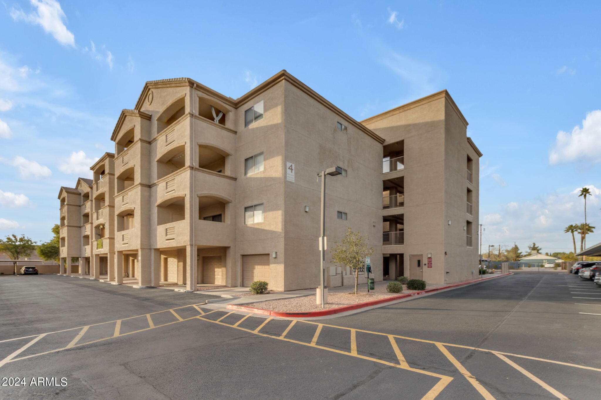 920 E DEVONSHIRE Avenue # 4025
