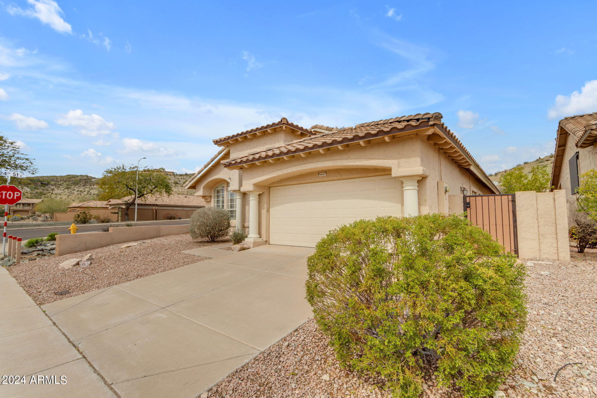 2402 E MOUNTAIN VISTA Drive