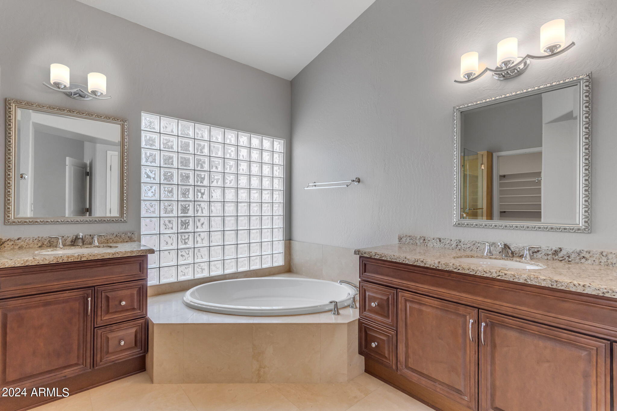 2402 E MOUNTAIN VISTA Drive