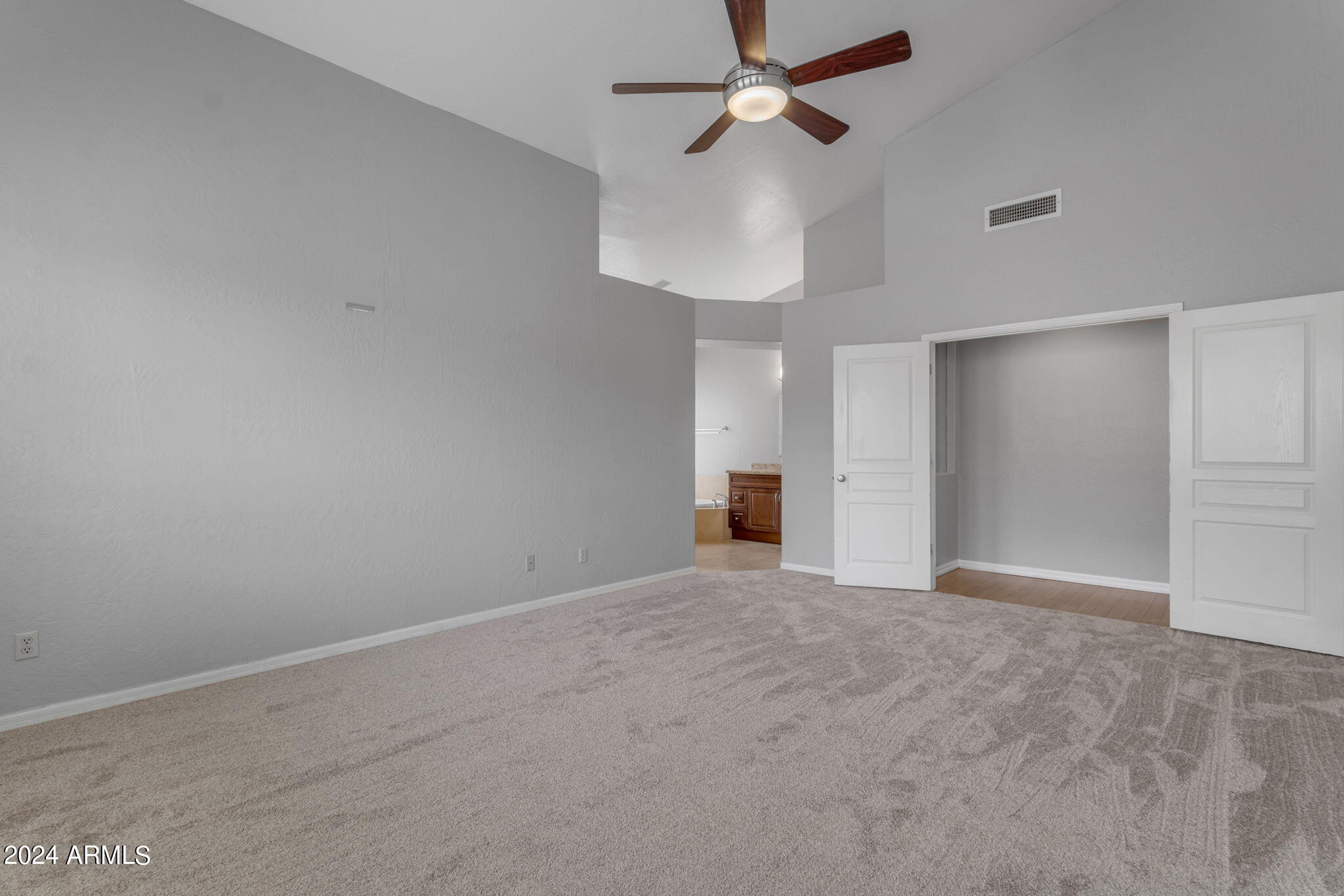 2402 E MOUNTAIN VISTA Drive