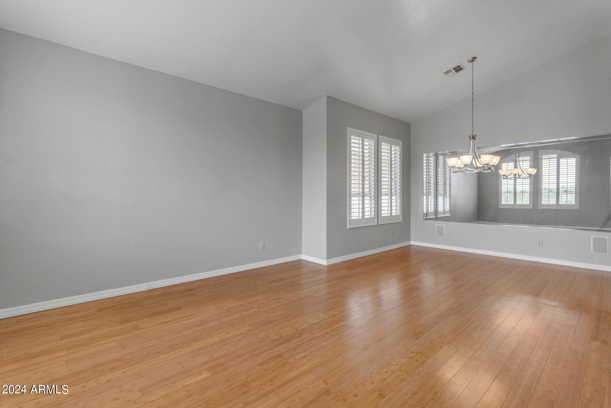 2402 E MOUNTAIN VISTA Drive