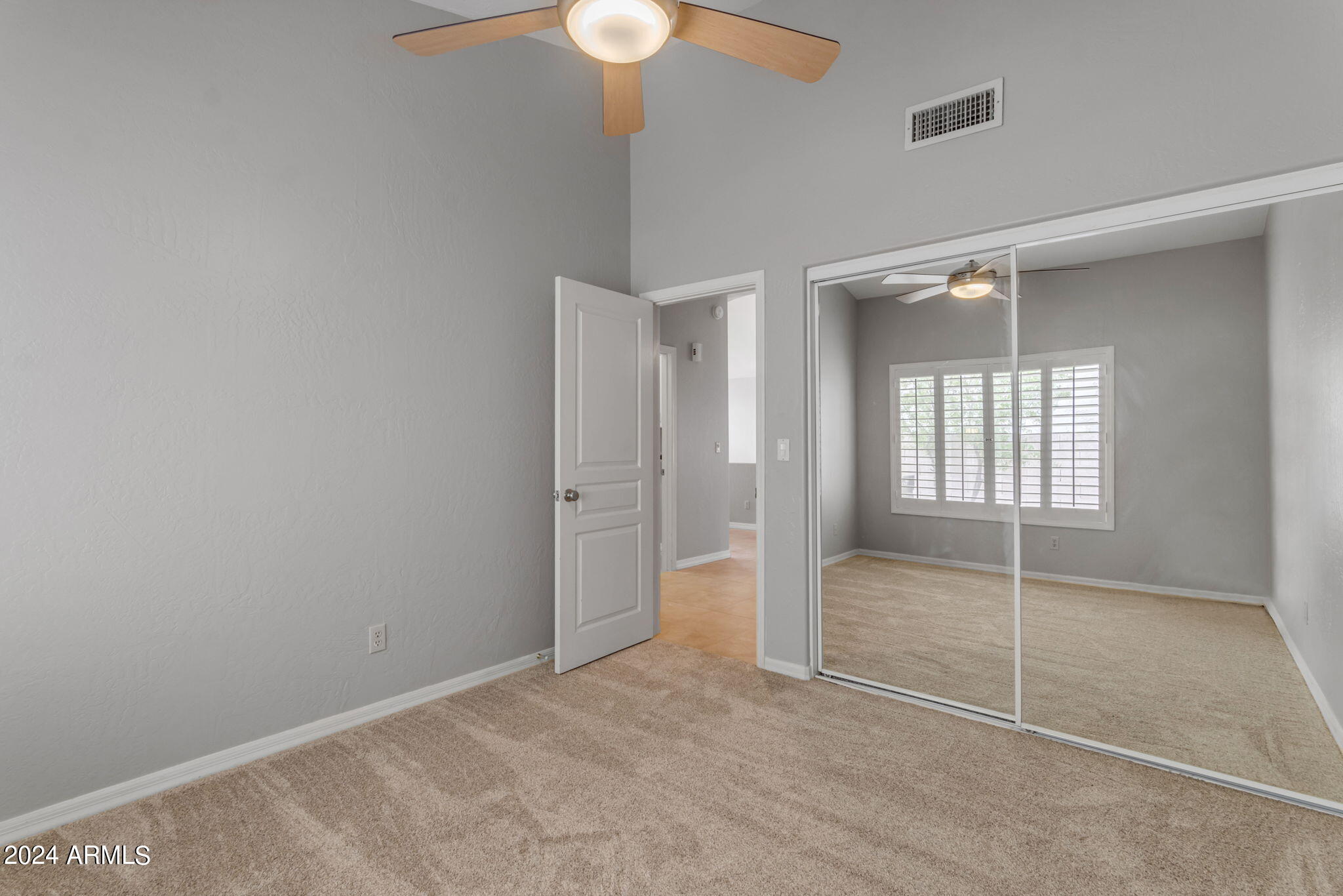 2402 E MOUNTAIN VISTA Drive