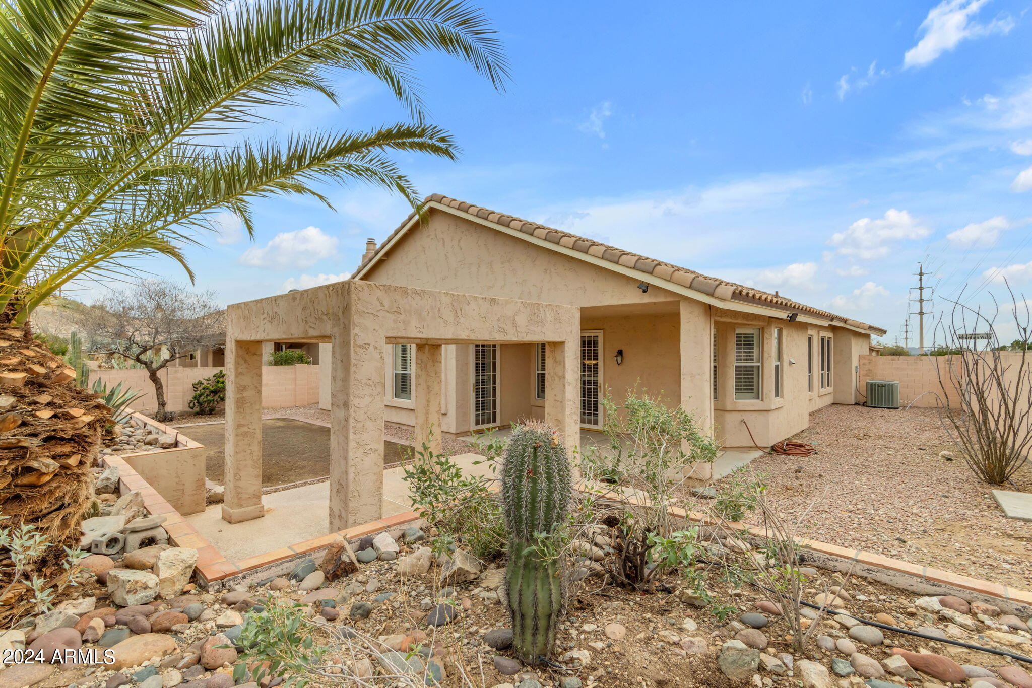 2402 E MOUNTAIN VISTA Drive