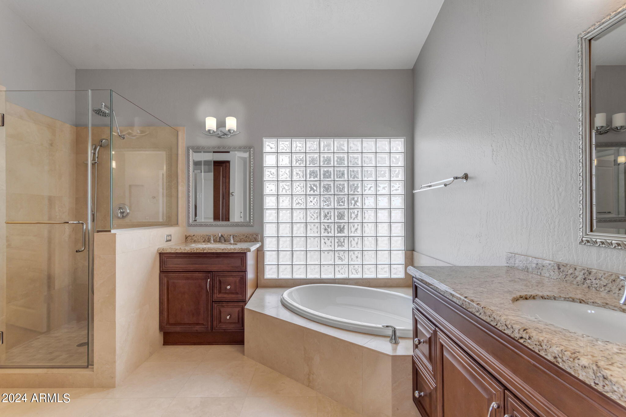 2402 E MOUNTAIN VISTA Drive