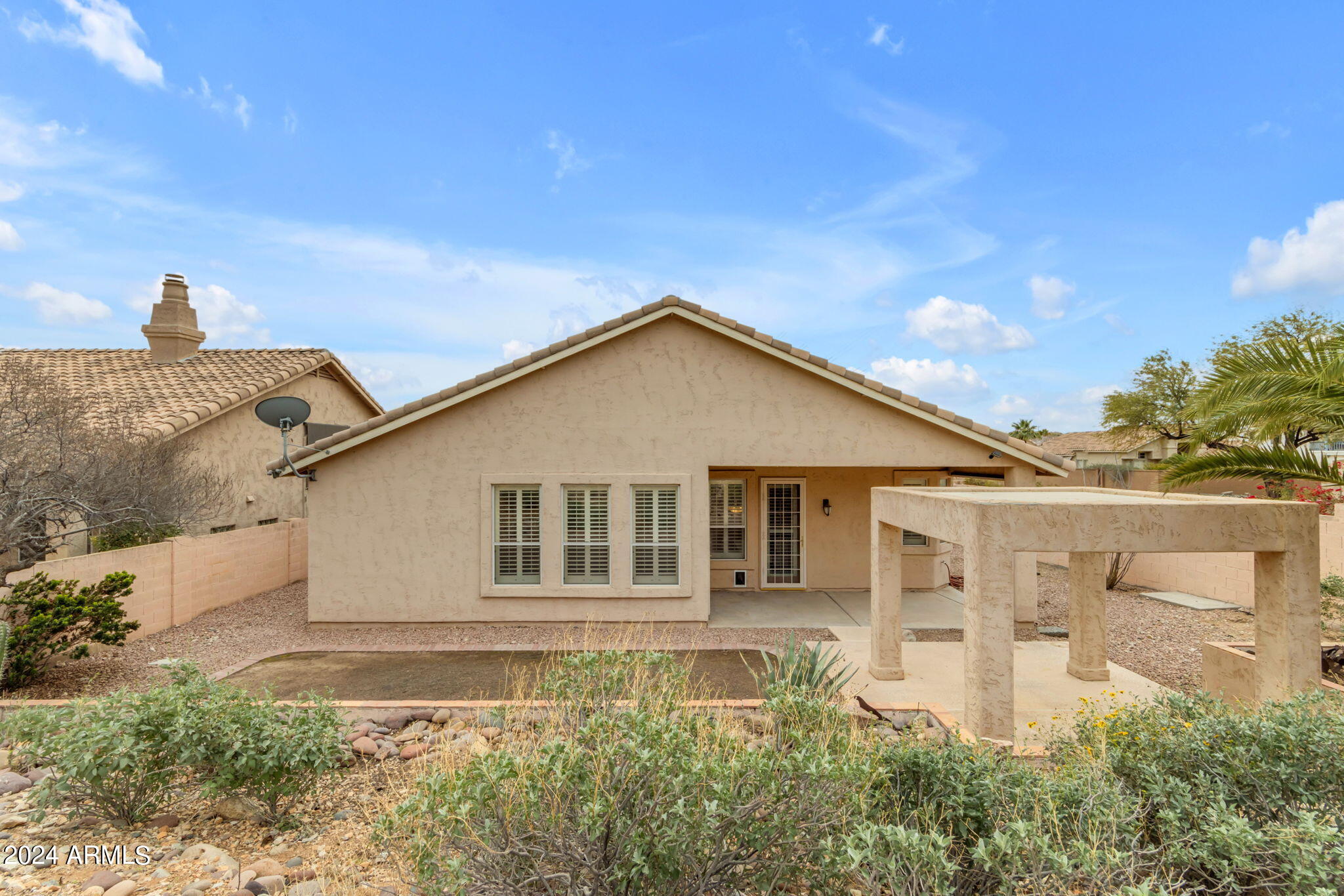 2402 E MOUNTAIN VISTA Drive