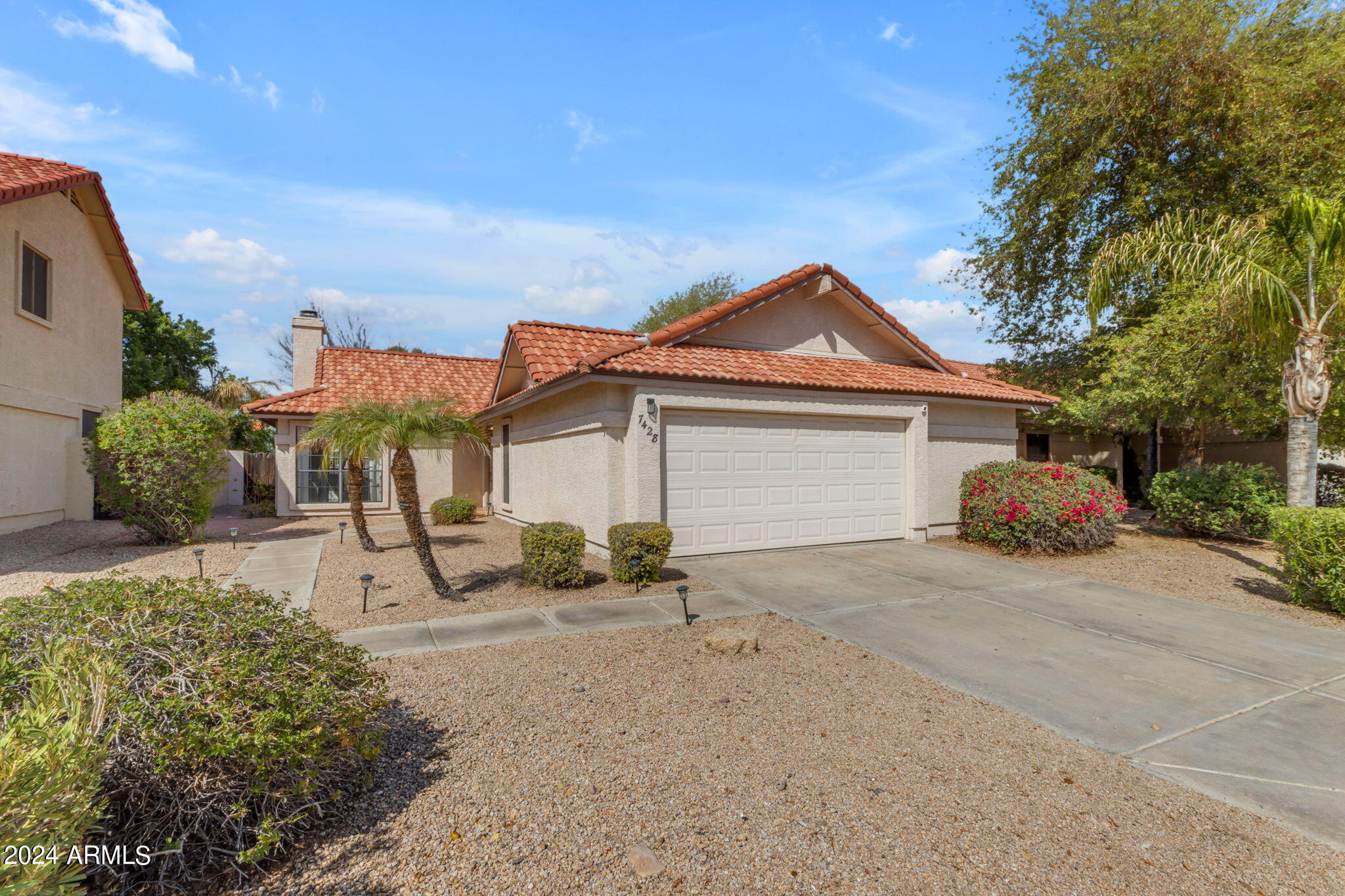 7428 W MORROW Drive