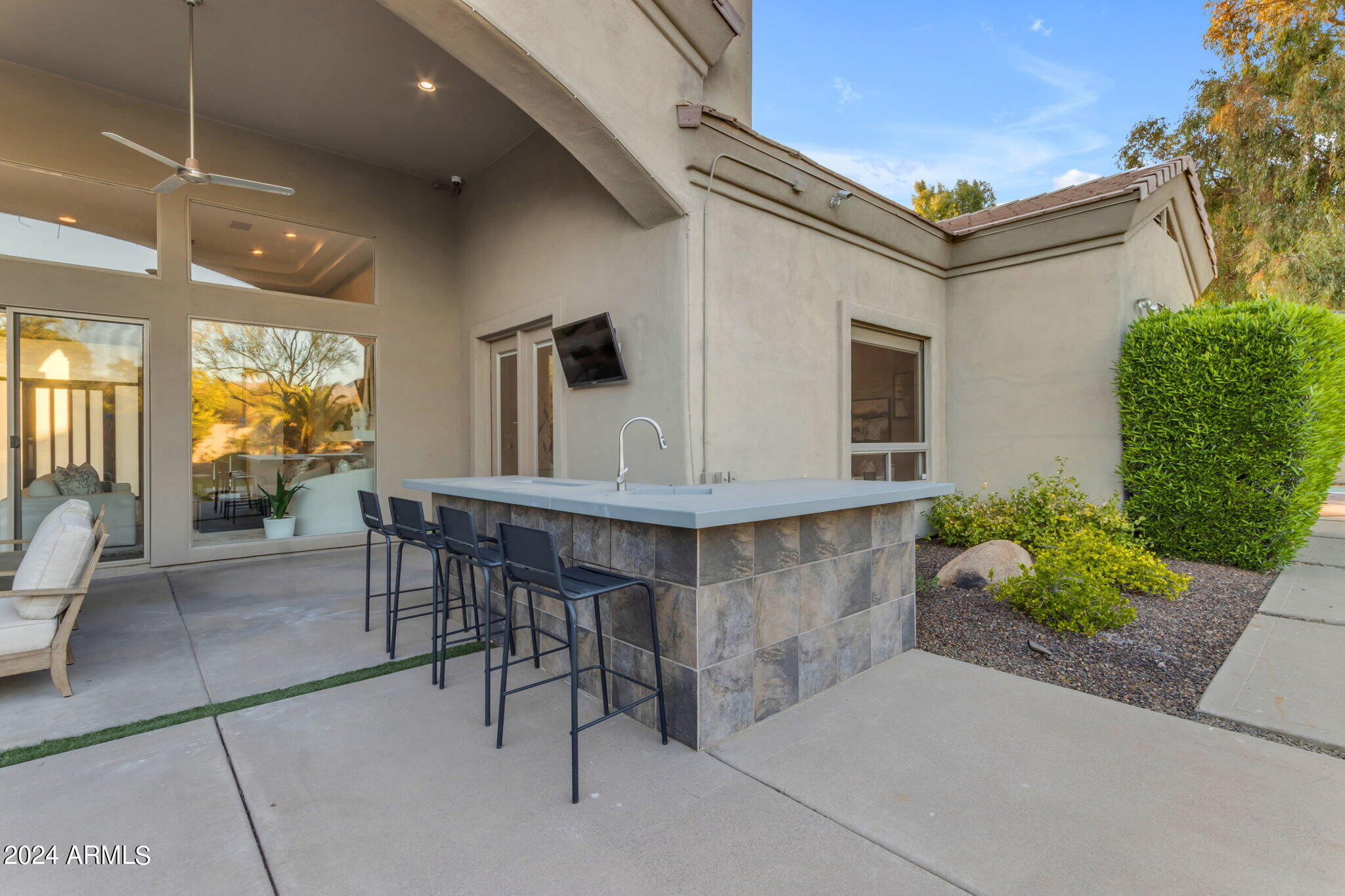 9590 E ALTADENA Avenue