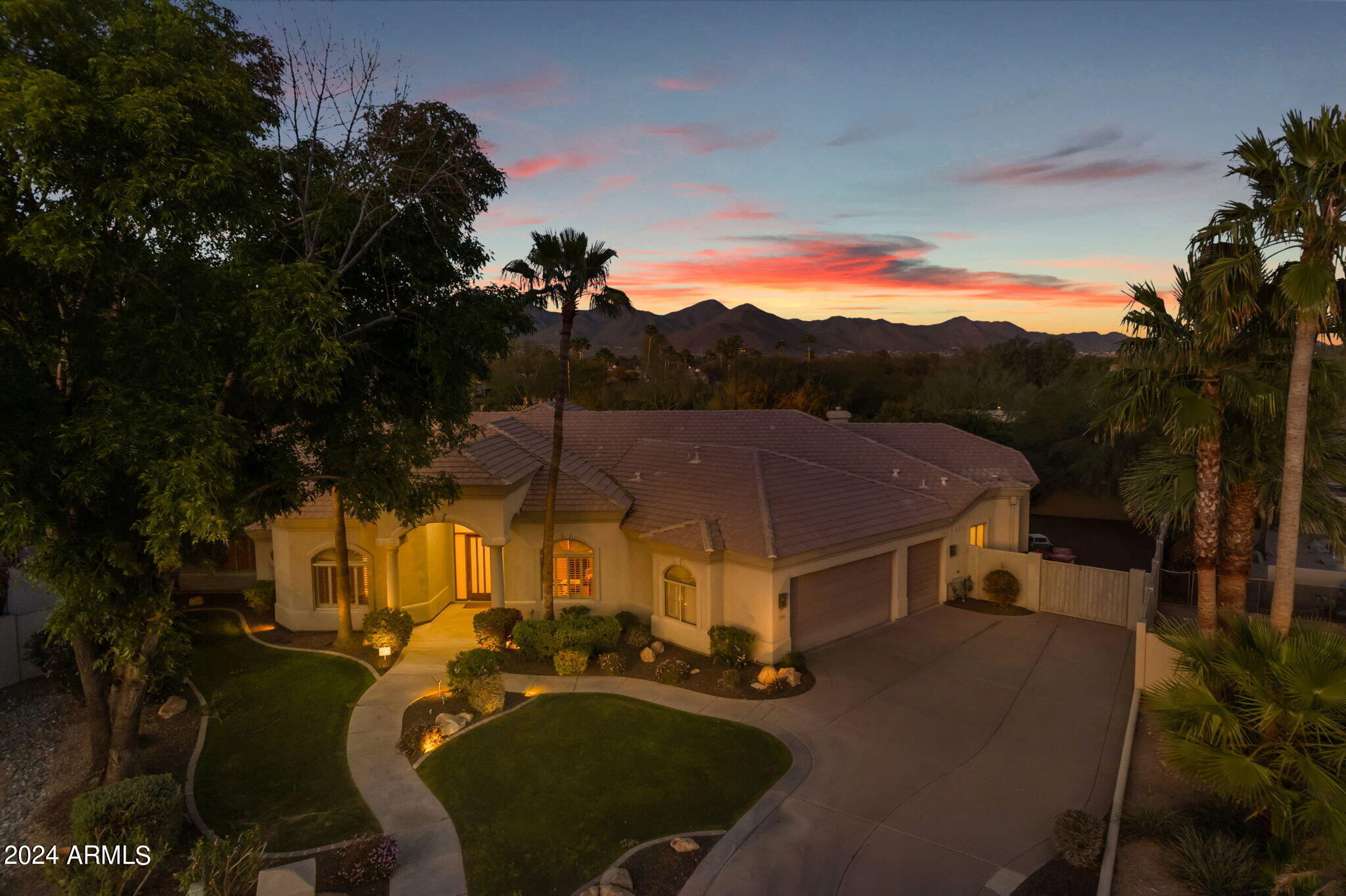 9590 E ALTADENA Avenue