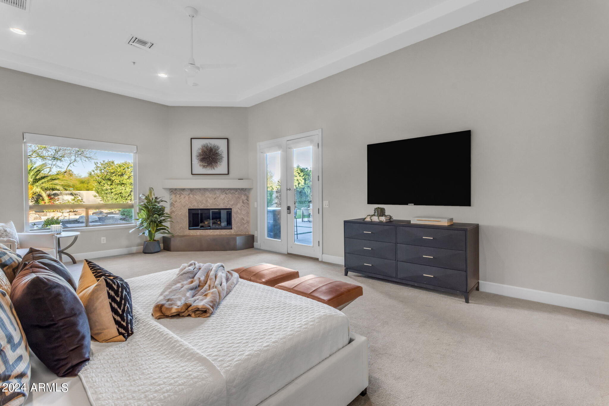 9590 E ALTADENA Avenue
