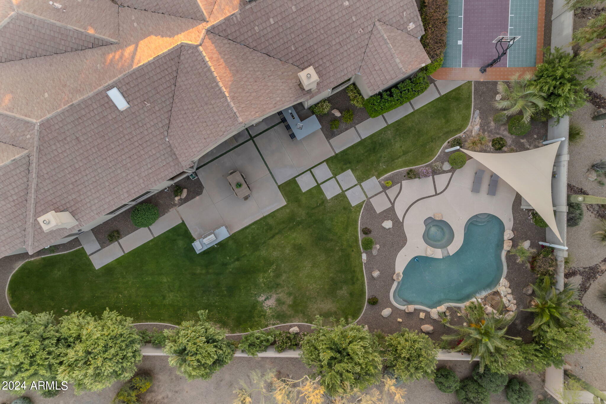 9590 E ALTADENA Avenue
