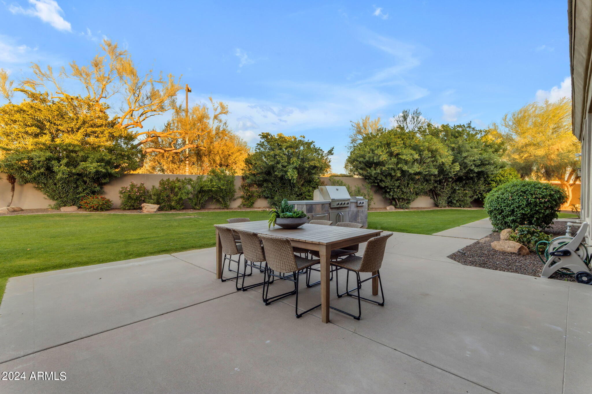 9590 E ALTADENA Avenue