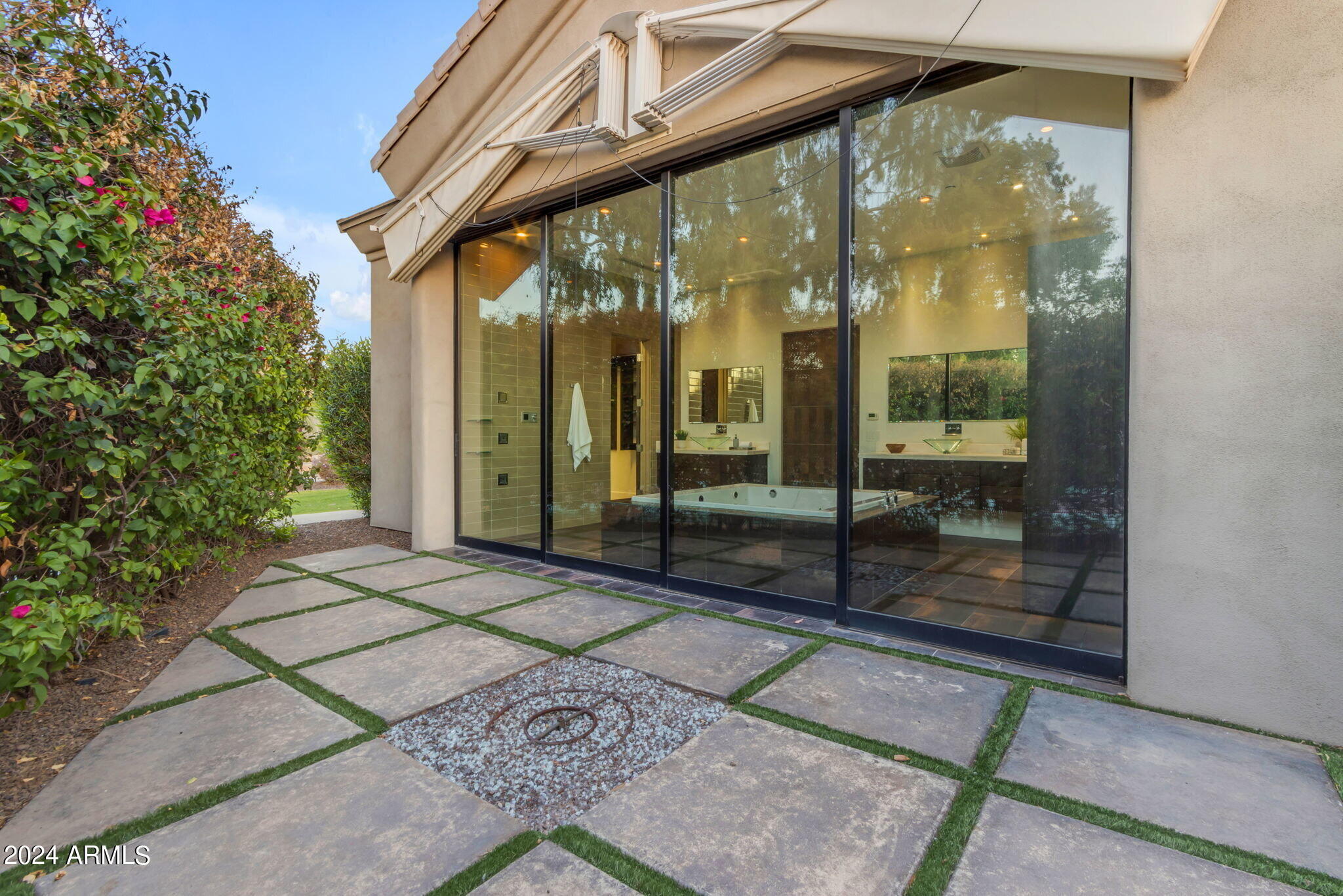 9590 E ALTADENA Avenue