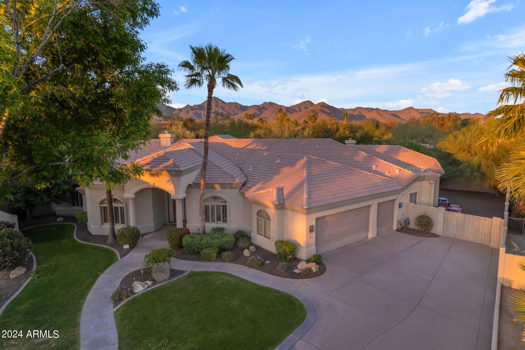 9590 E ALTADENA Avenue