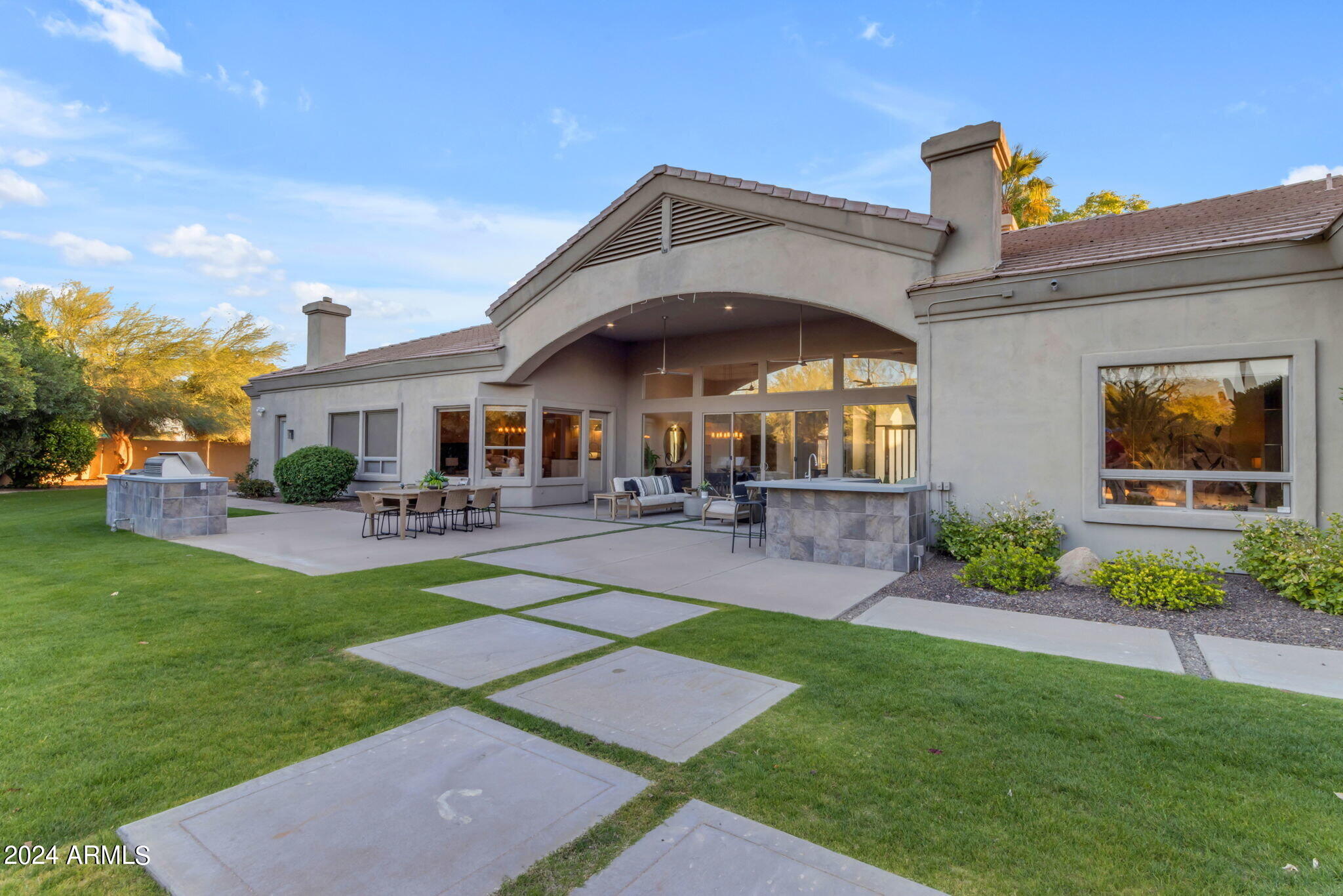9590 E ALTADENA Avenue