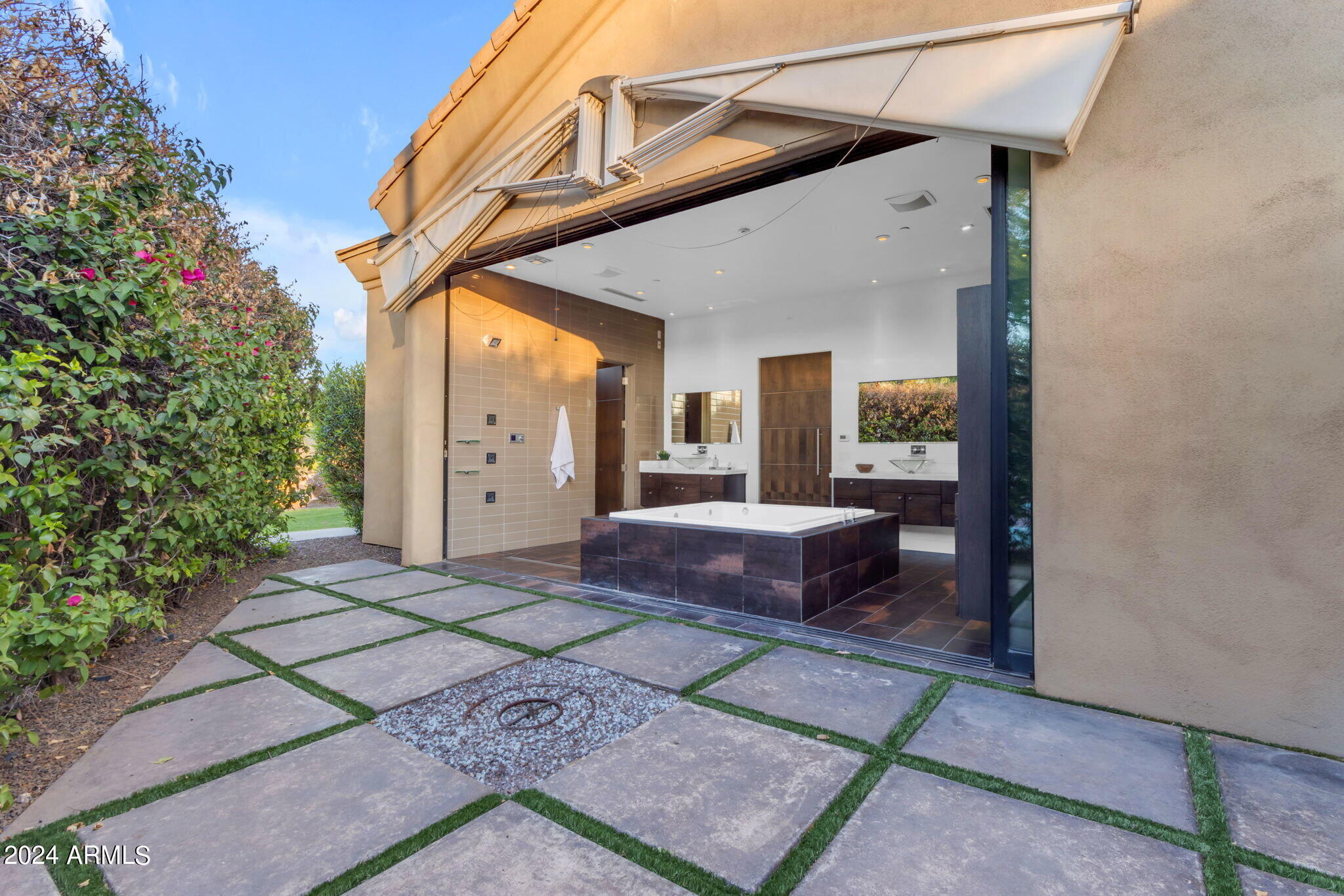 9590 E ALTADENA Avenue