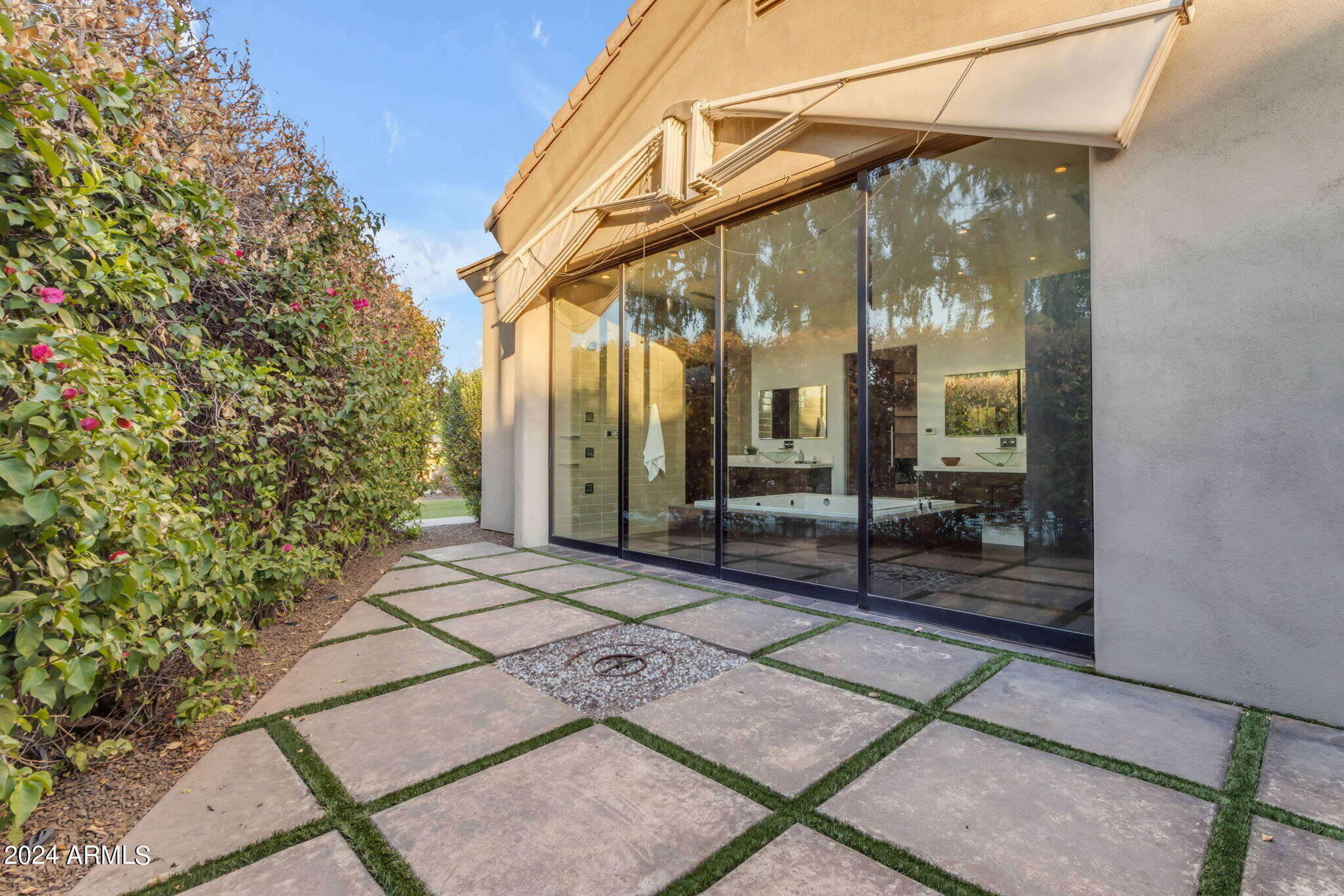 9590 E ALTADENA Avenue
