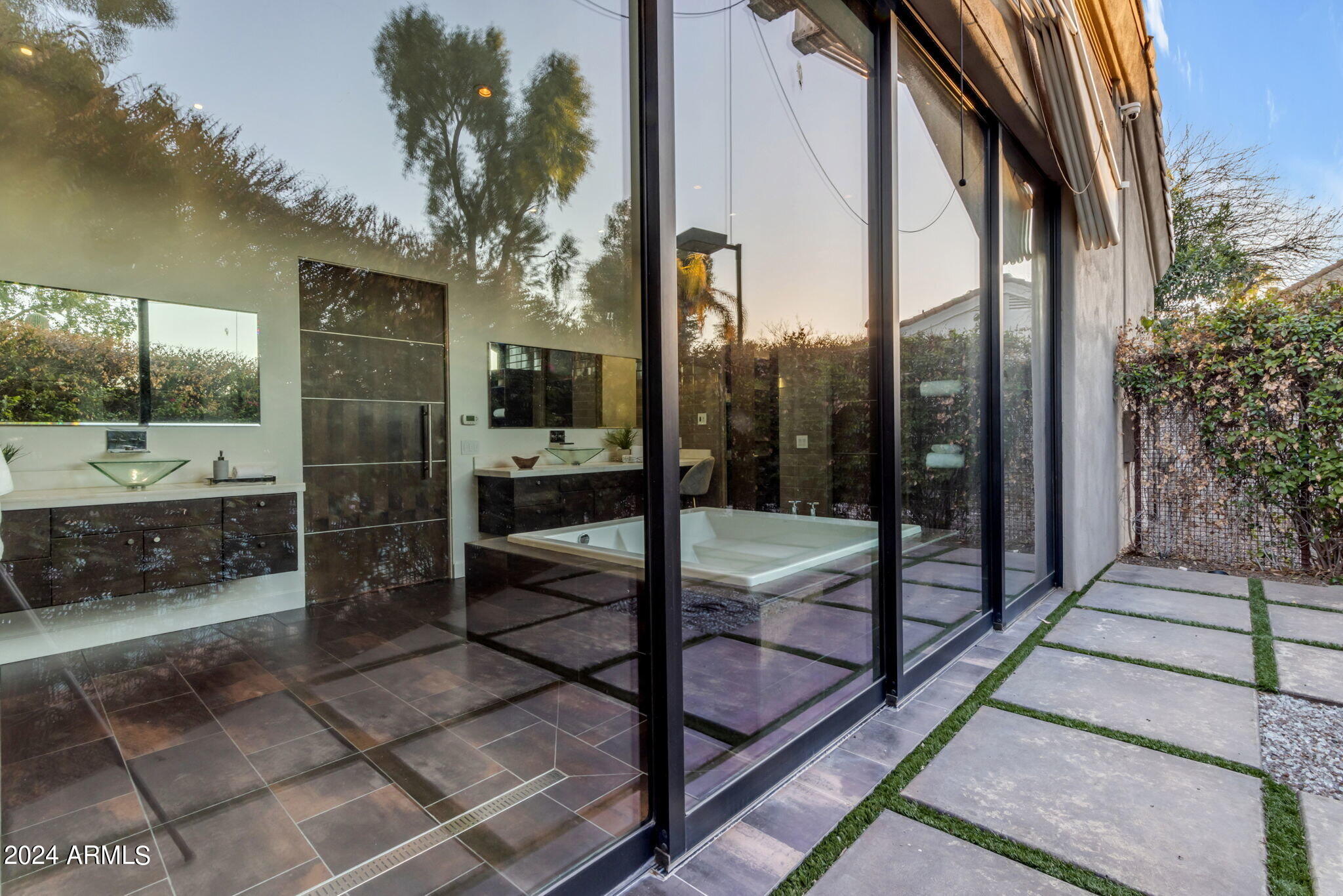 9590 E ALTADENA Avenue