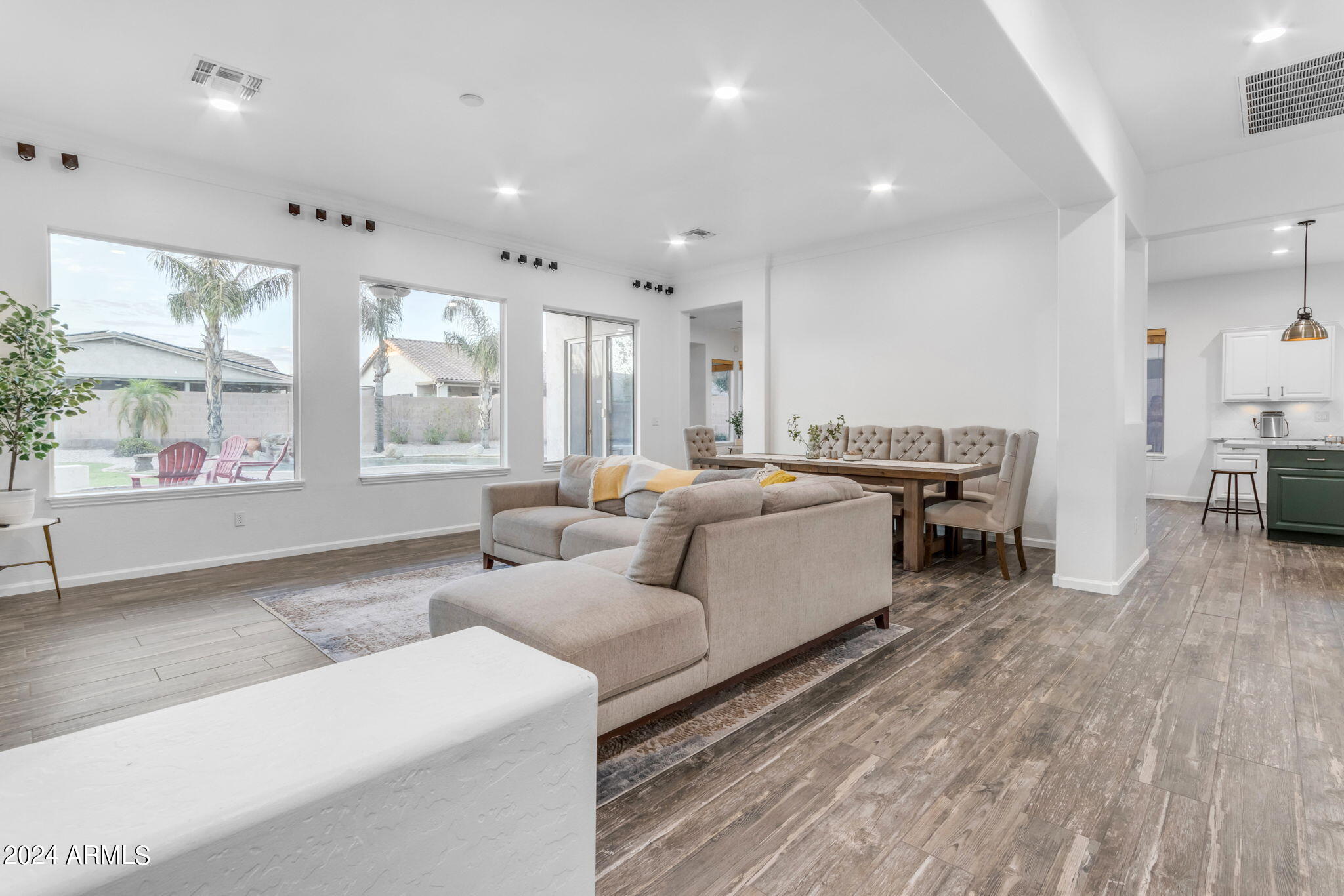 2442 E RIVIERA Place