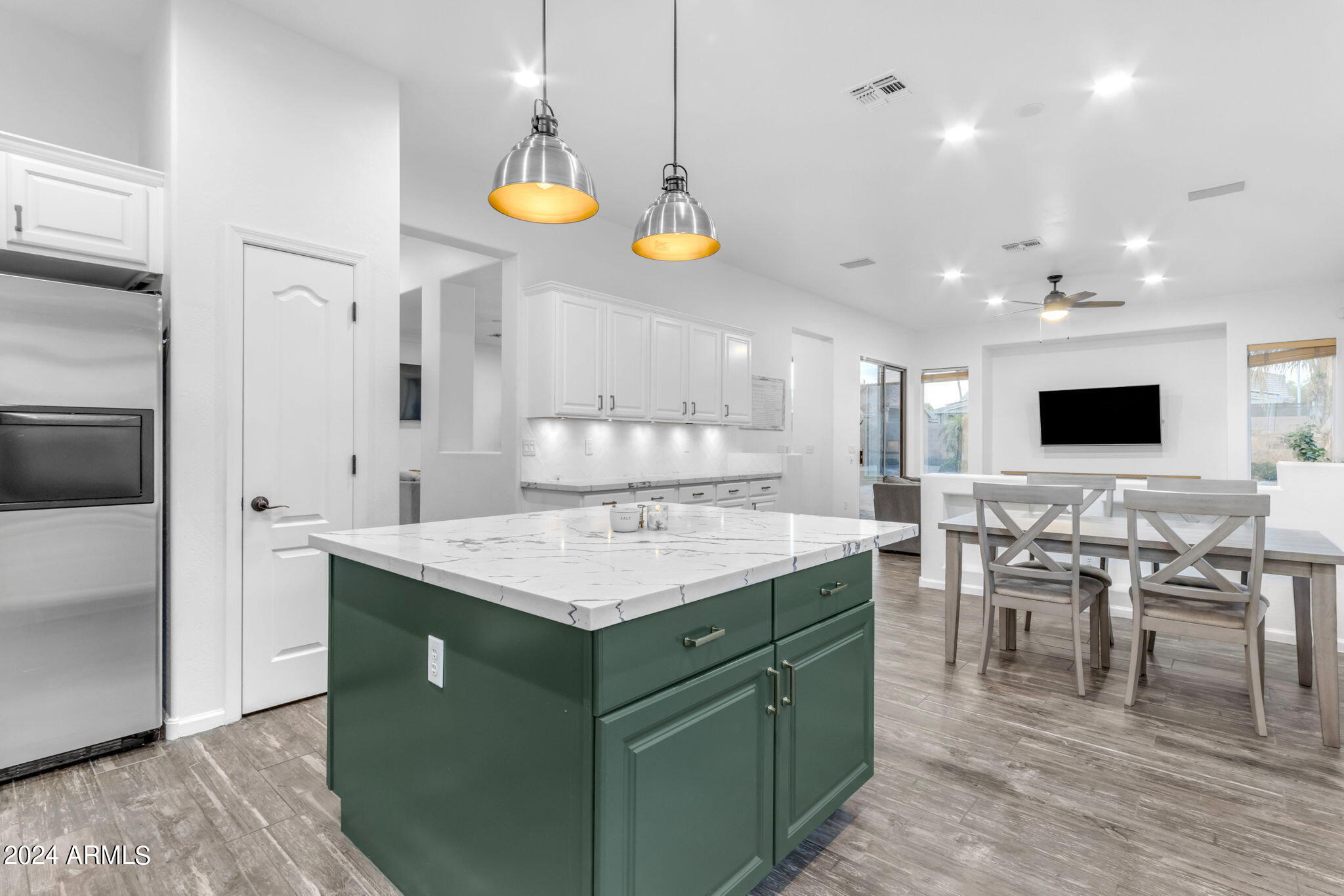 2442 E RIVIERA Place