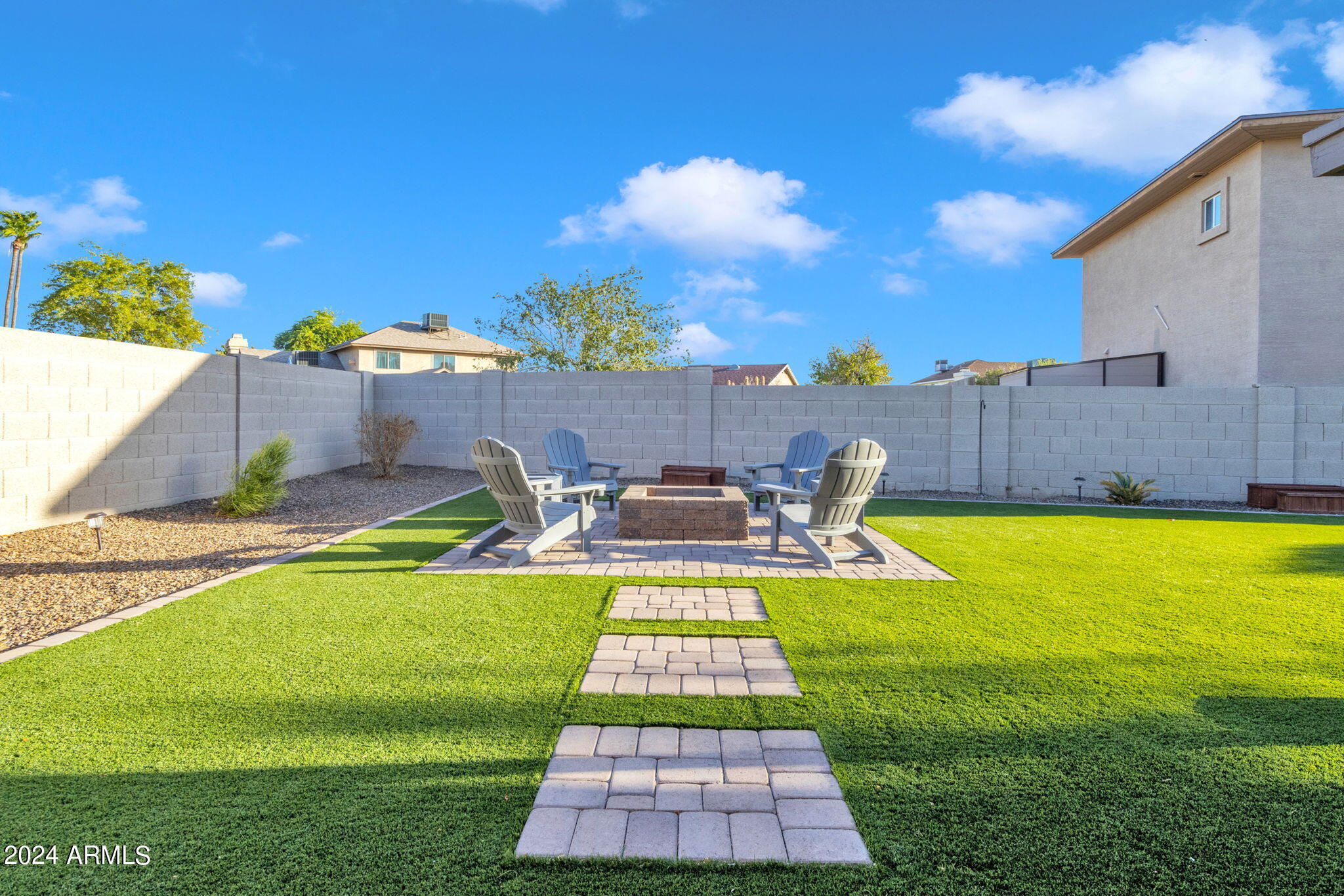 7521 W WILLOW Avenue