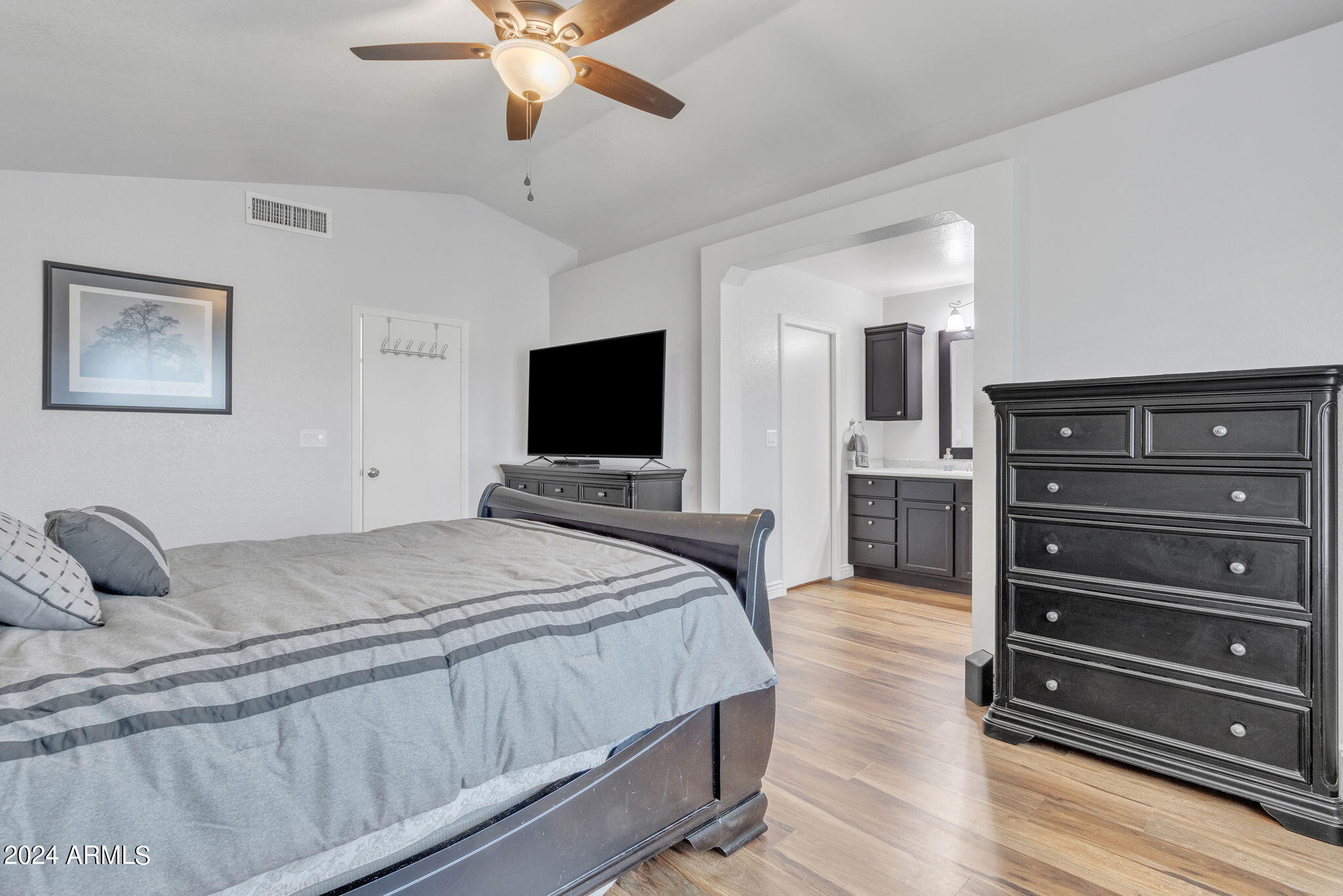 7521 W WILLOW Avenue