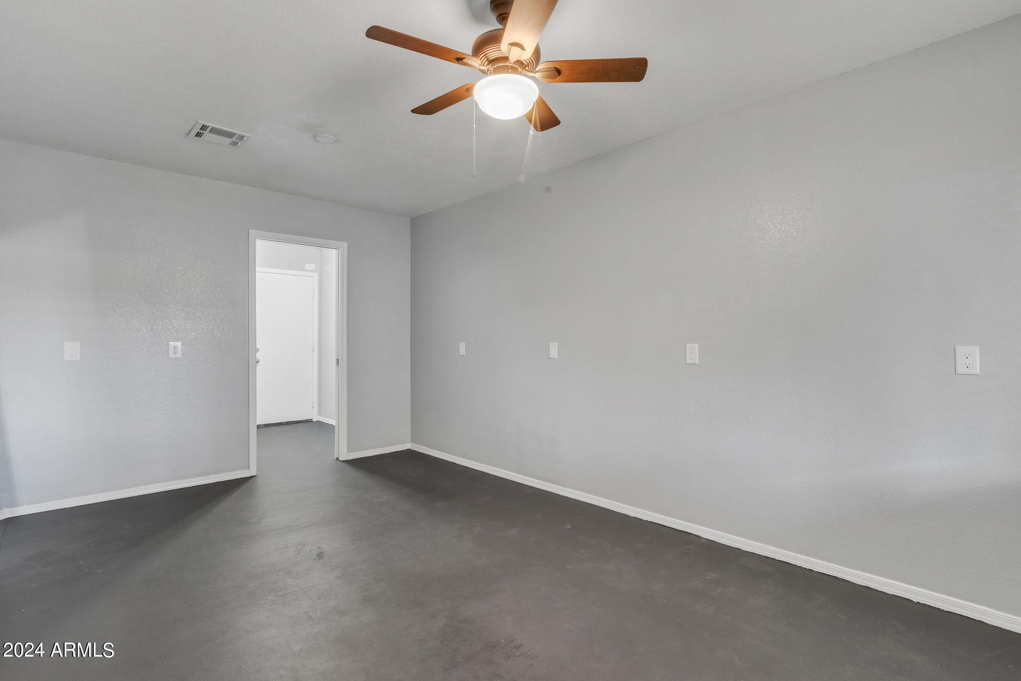 7521 W WILLOW Avenue