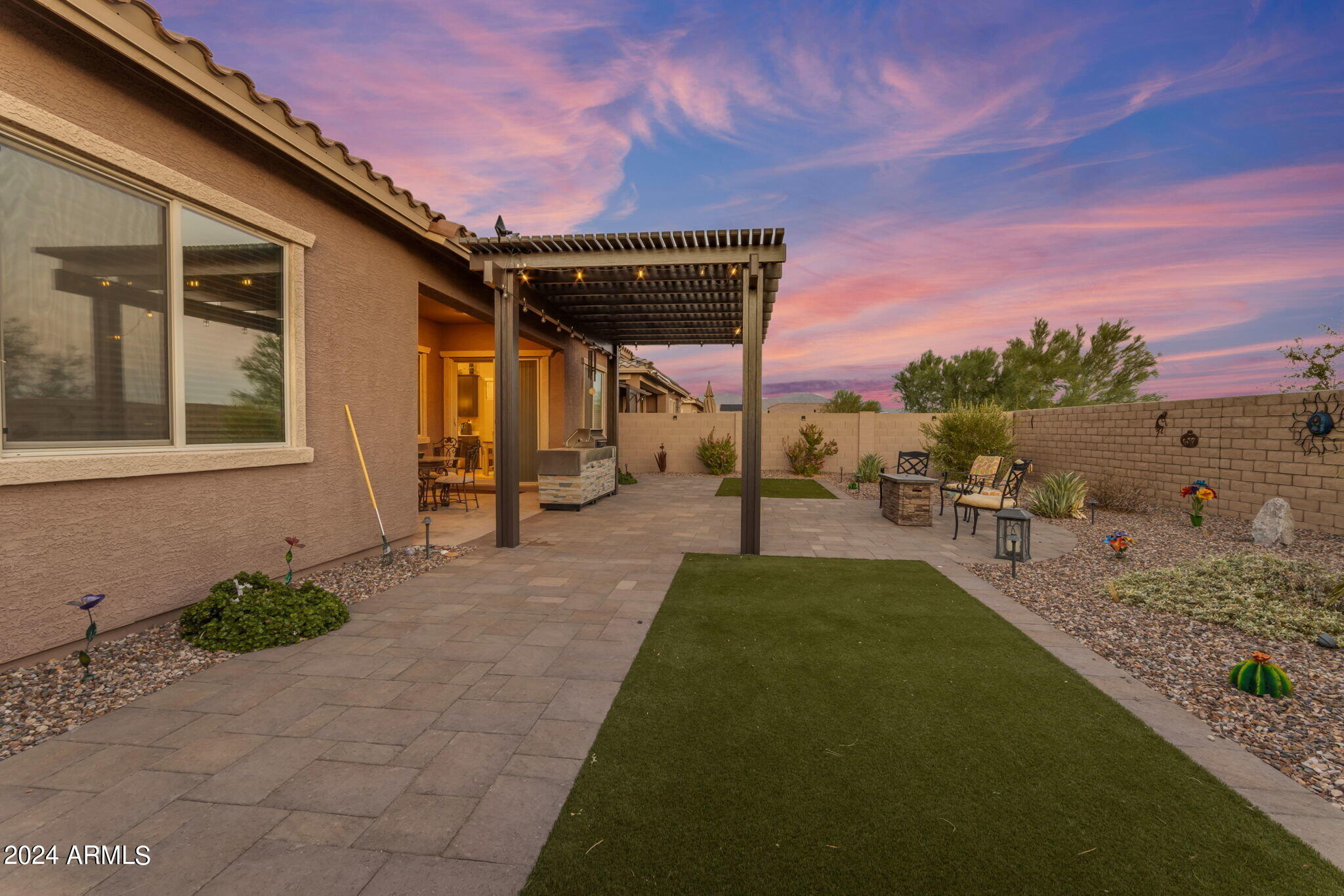 18531 W THISTLE LANDING Drive