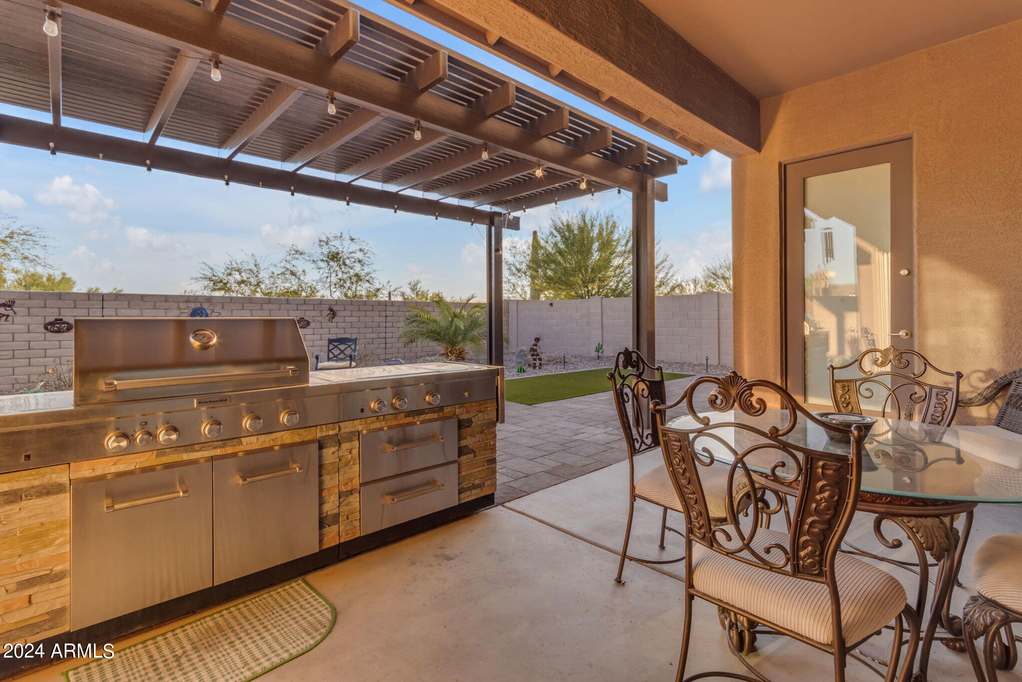 18531 W THISTLE LANDING Drive